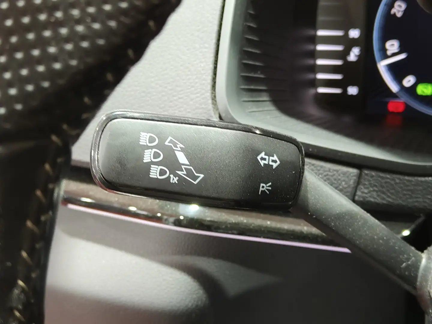 Foto Skoda Karoq Skoda Karoq 1.5 TSI ACT Sportline DSG (150 CV)