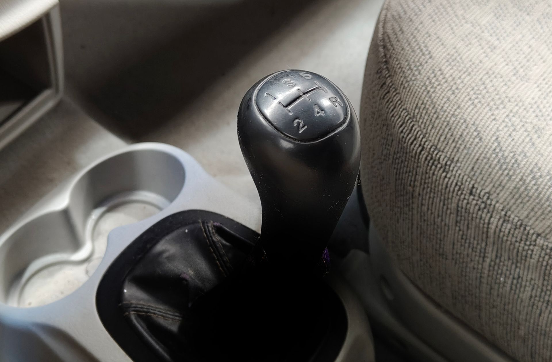 Hyundai Trajet 2.0 16v Cvvt GLS 7 plazas - foto 5