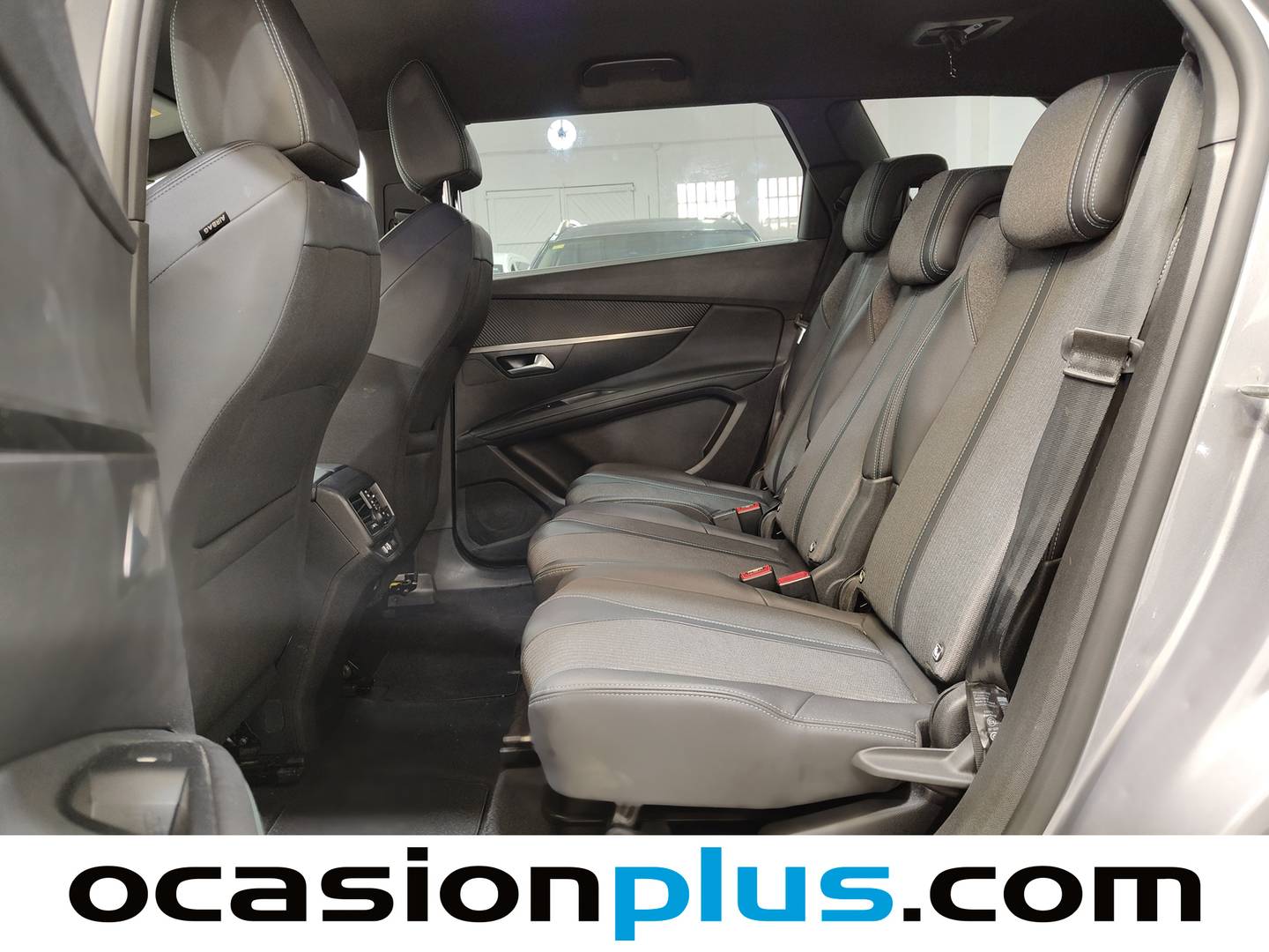 Foto asientos traseros Peugeot 5008 Hybrid Peugeot 5008 Hybrid 1.2 Allure Pack eDCS6 (136 CV) 7 Plazas