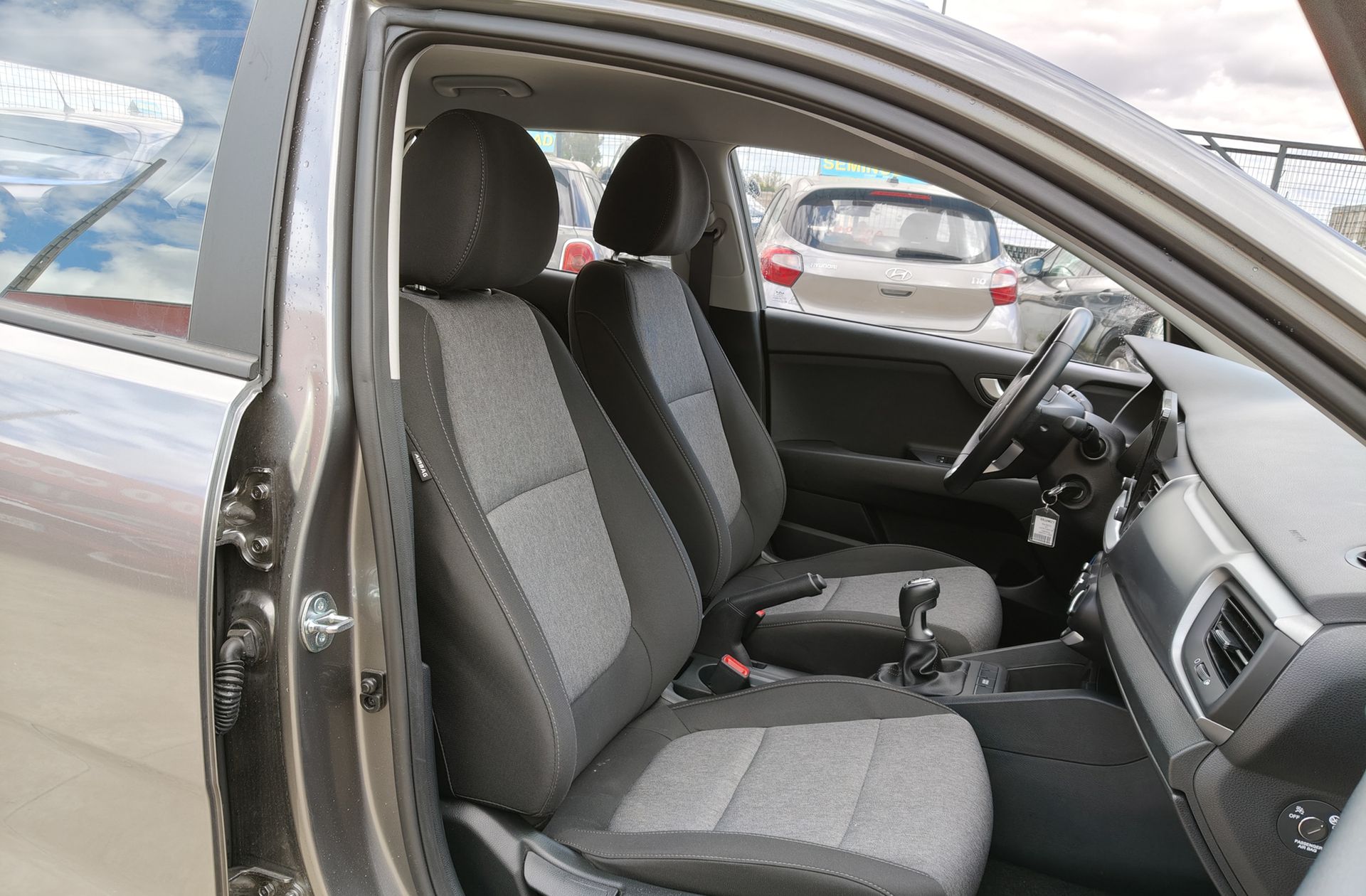 Kia Stonic 1.0 T-GDi MHEV Concept - foto 16