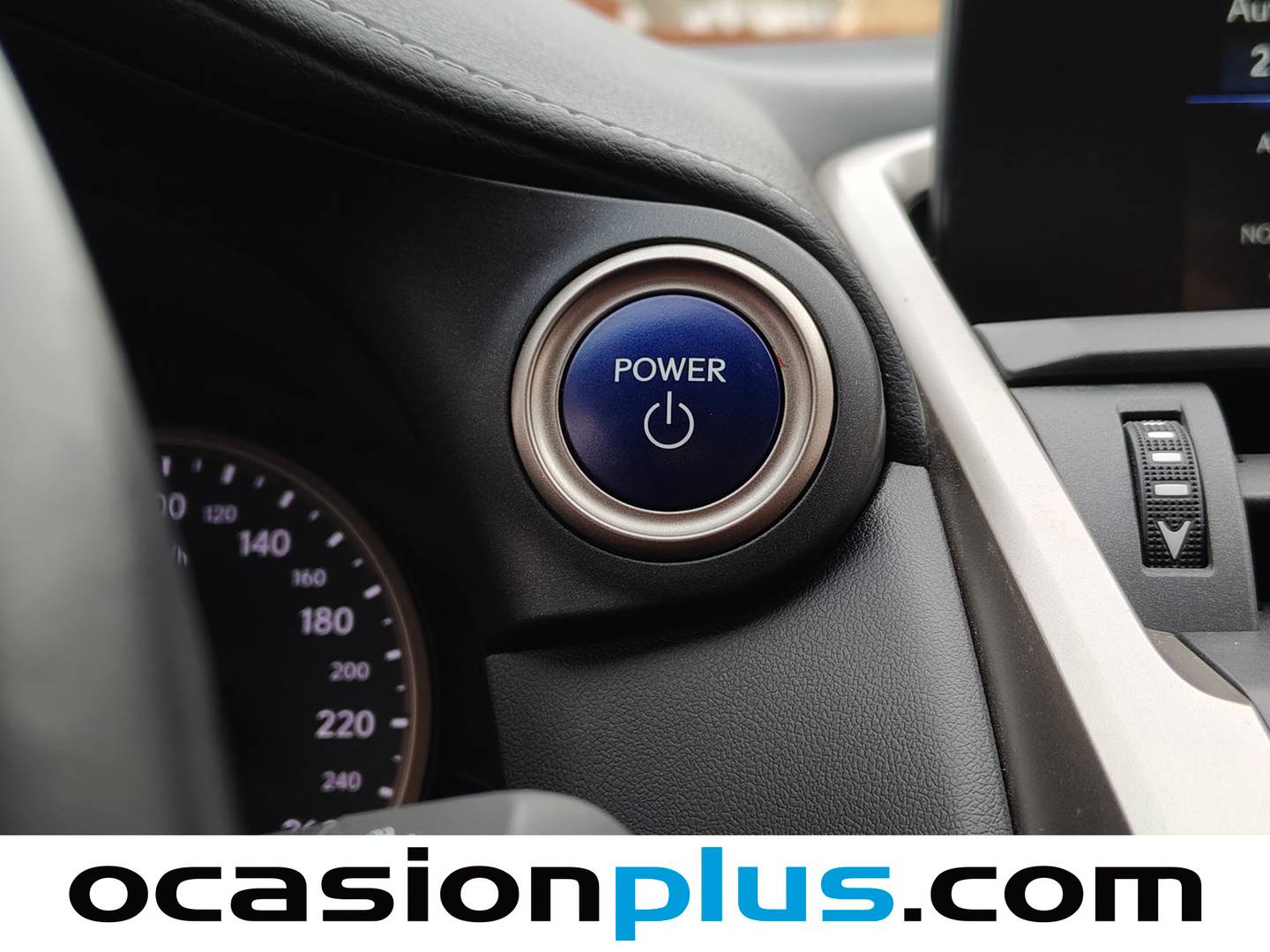 Foto Lexus NX Lexus NX 300h Business Navigation 2WD (197 CV)