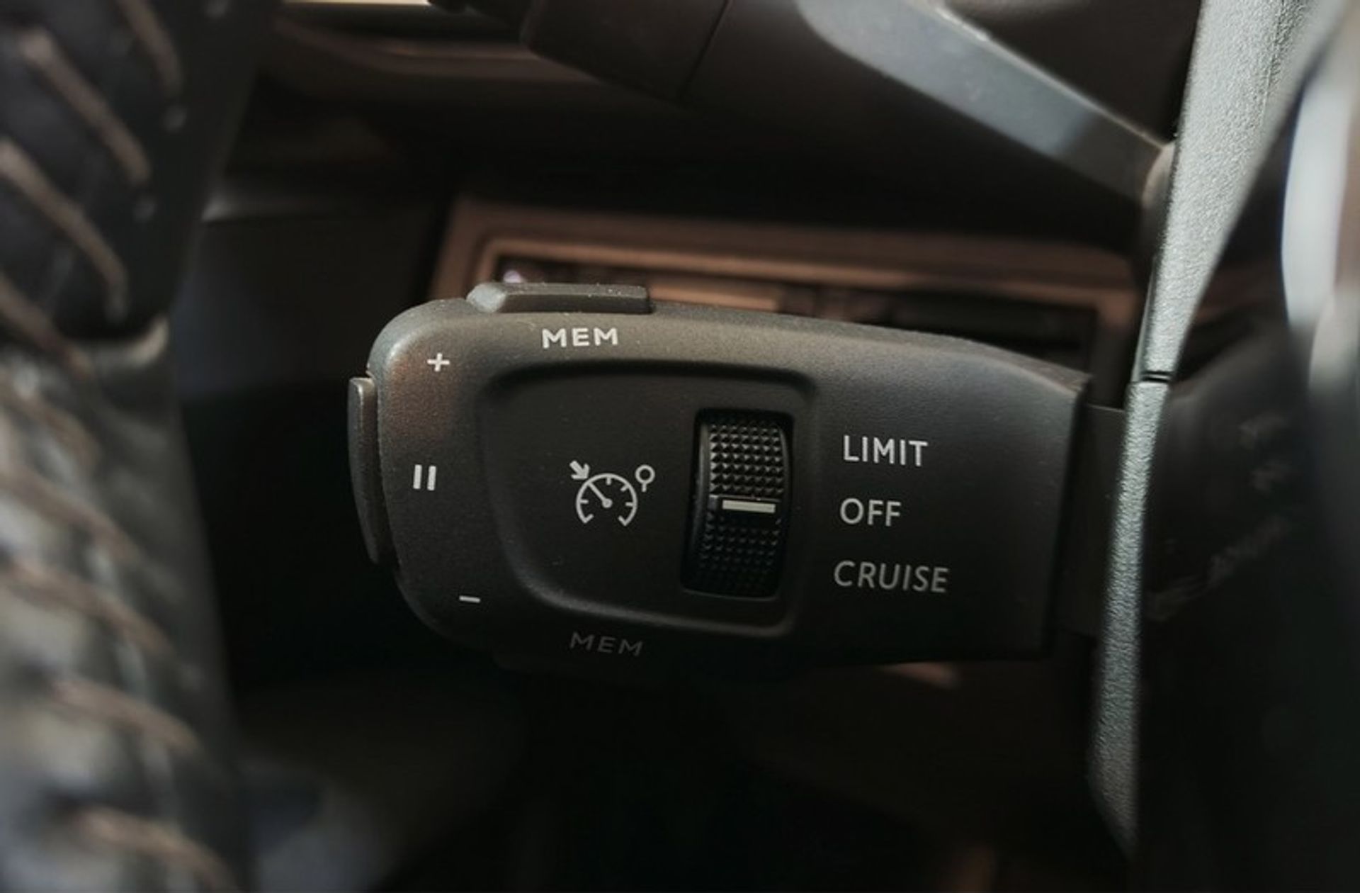 Peugeot 3008 PureTech 130 Active - foto 24