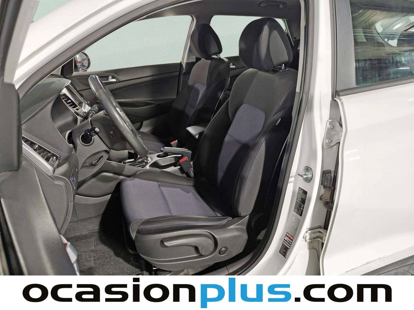 Foto asientos delanteros Hyundai Tucson Hyundai Tucson 1.6 GDI BlueDrive 25 Aniversario 4x2 (131 CV)