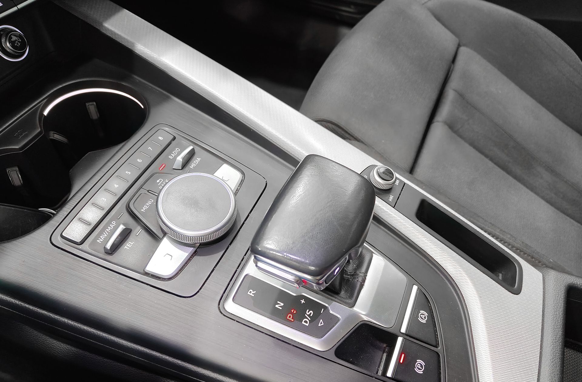Audi A4 S line edition 2.0 TDI S tronic - foto 6