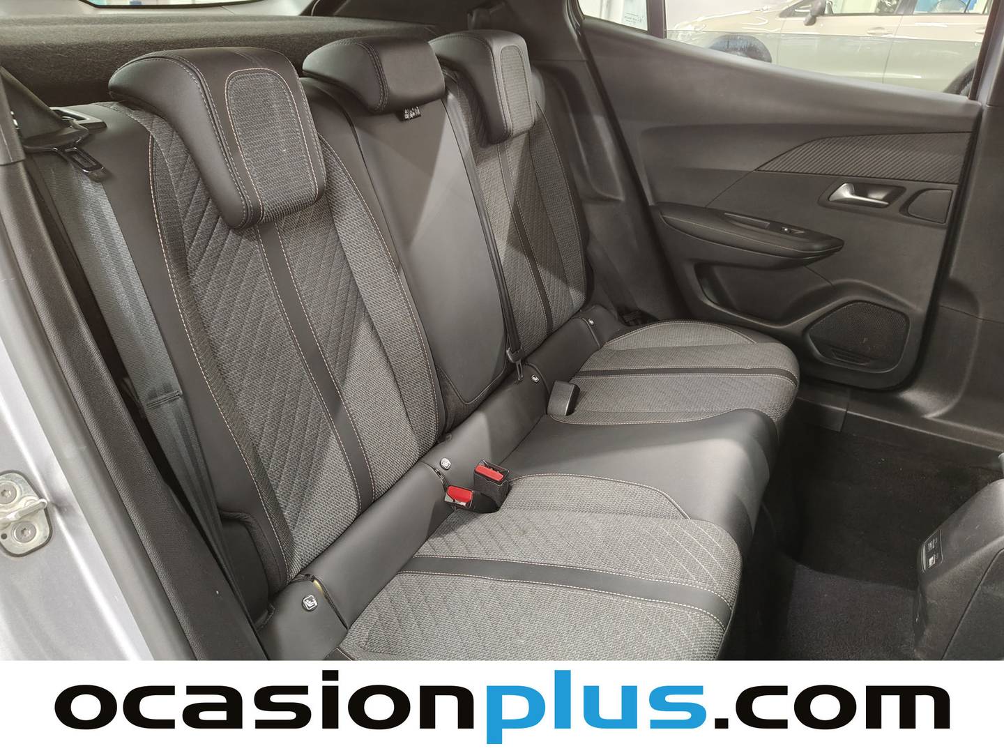 Peugeot 2008 Peugeot 2008 Allure Hybrid eDCS6  (136 CV) híbrido