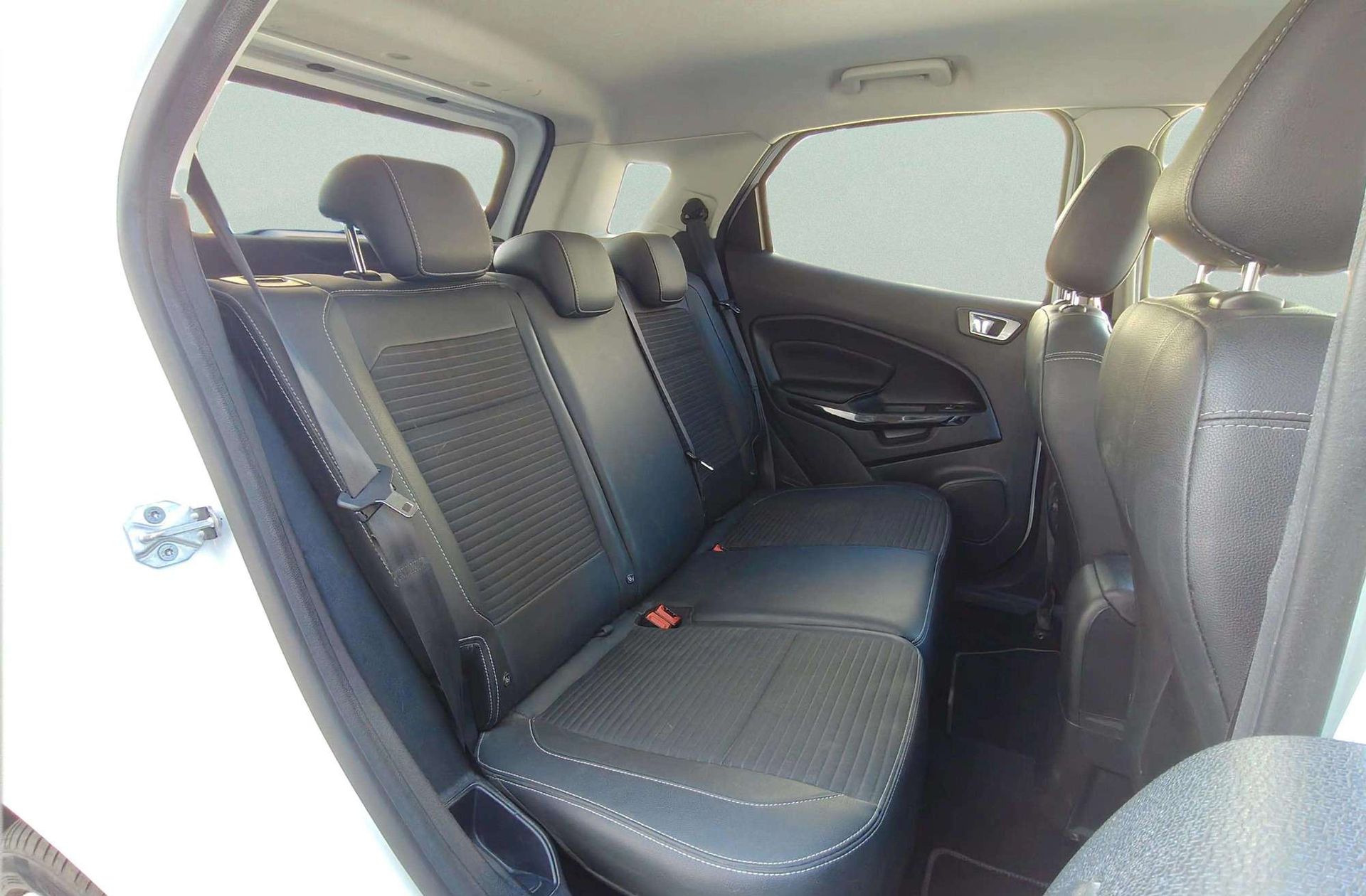 Ford EcoSport 1.0T EcoBoost Titanium - foto 14
