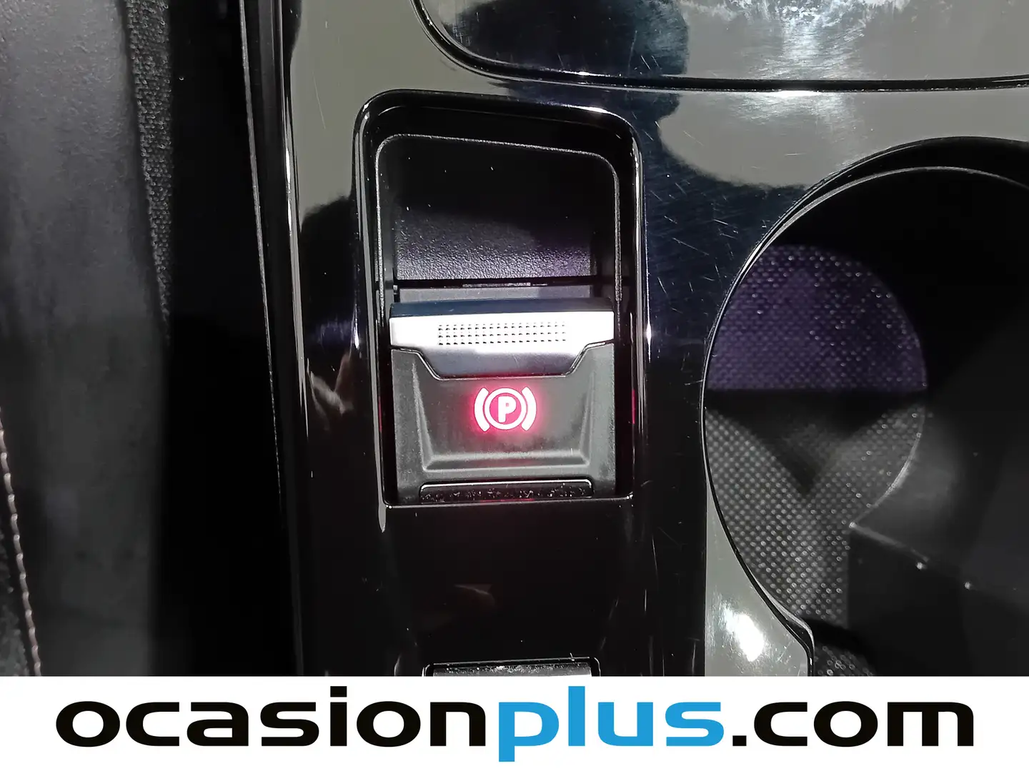 Foto Peugeot 2008 Peugeot 2008 Allure Hybrid eDCS6 (145 CV)