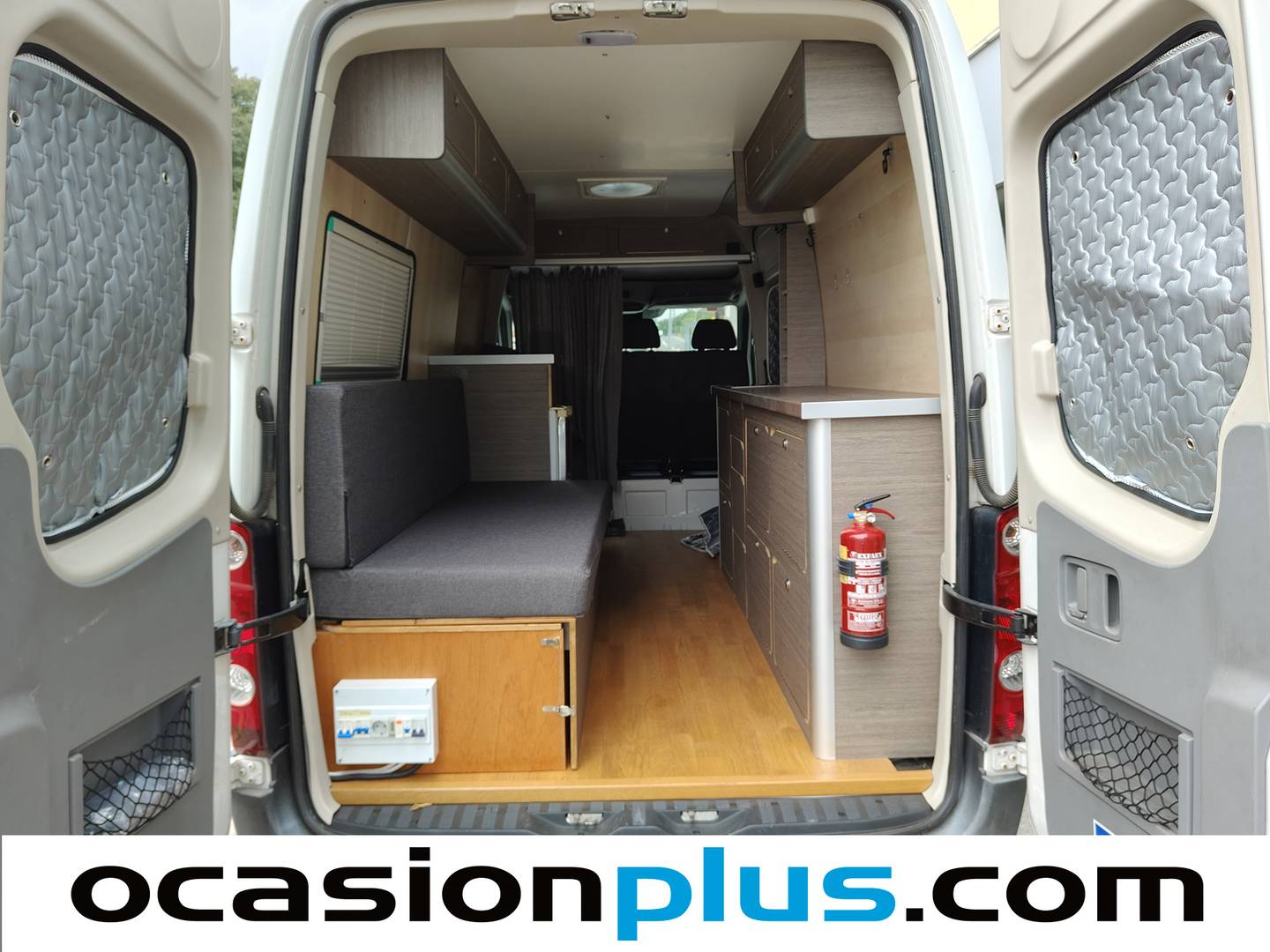 Equipamiento del Volkswagen Crafter Volkswagen Crafter 30 Furgón Batalla Media TA 2.0 TDI BMT (109 CV) Camperizada 3 Plazas