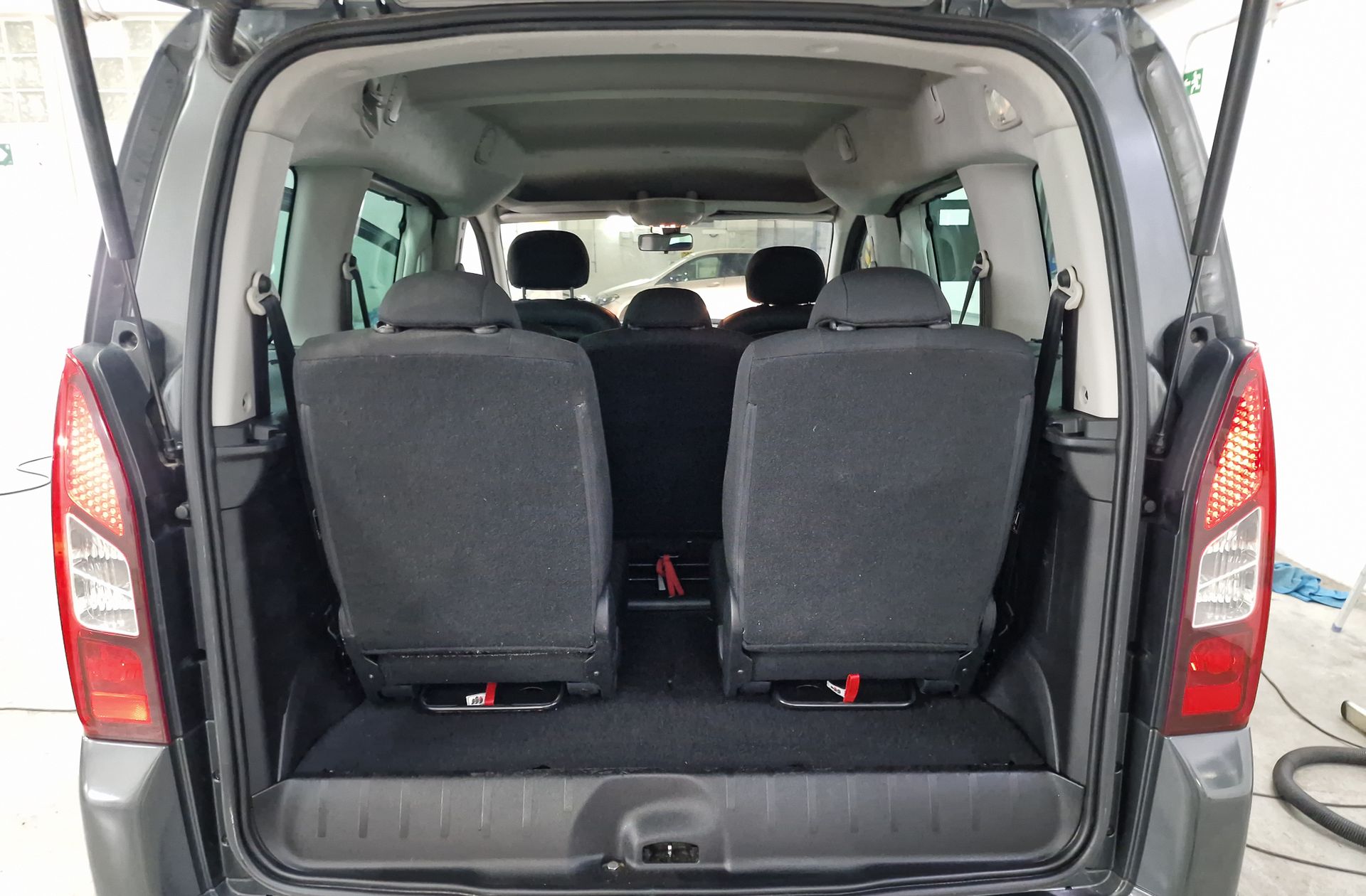 Peugeot Partner Tepee BlueHDi 100 Outdoor - foto 15