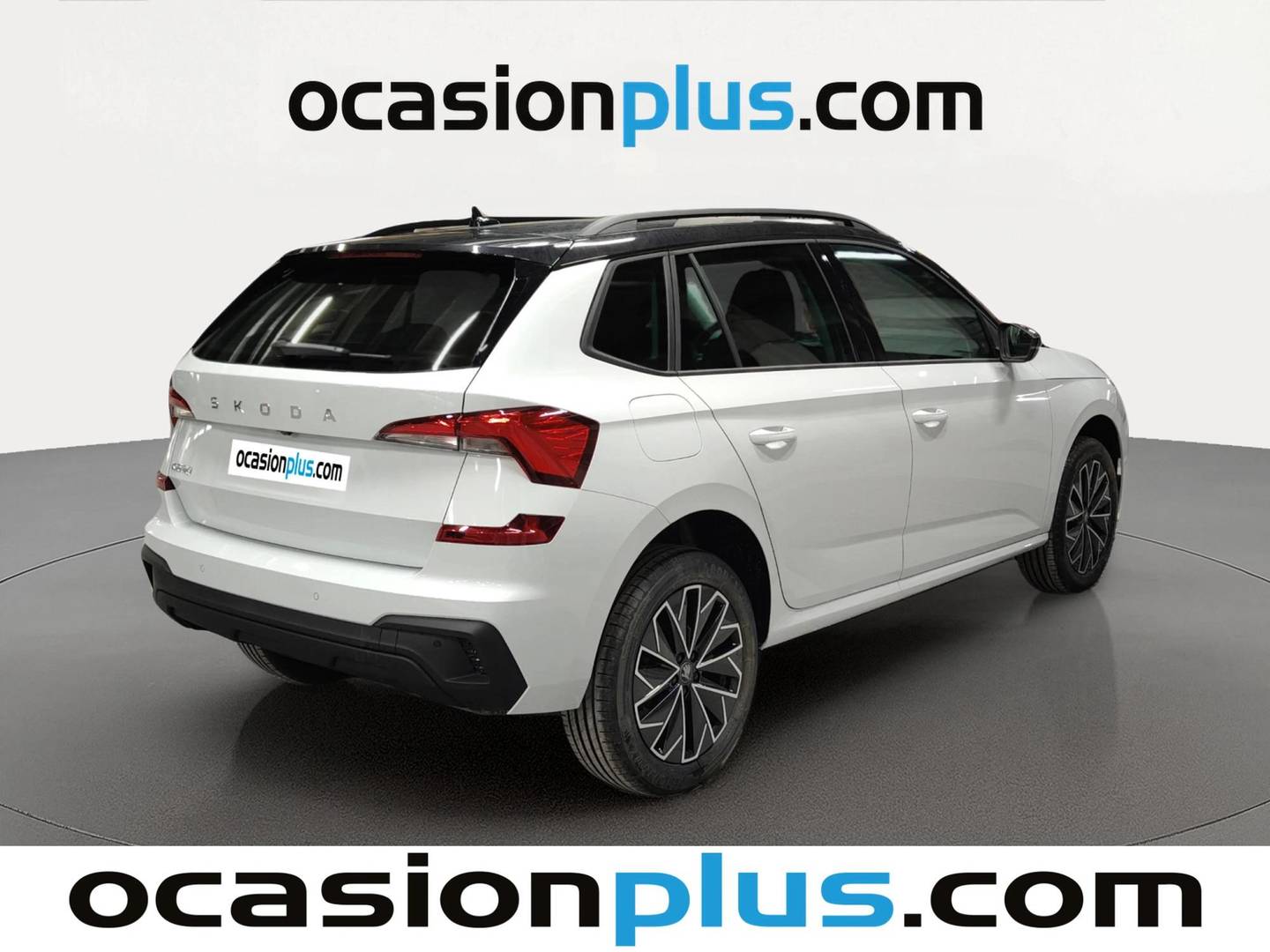 Foto trasera Skoda Kamiq Skoda Kamiq 1.0 TSI Selection DSG (115 CV) derecha