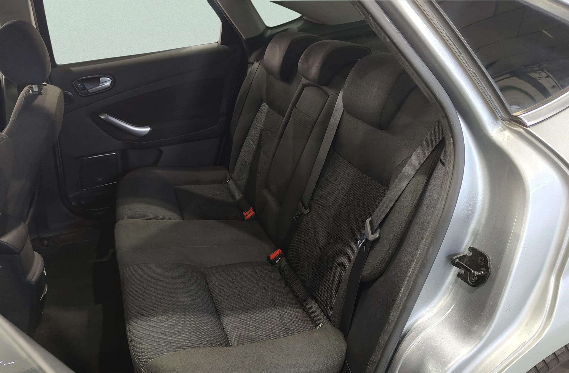 Ford Mondeo 2.0 TDCi Titanium - foto 9