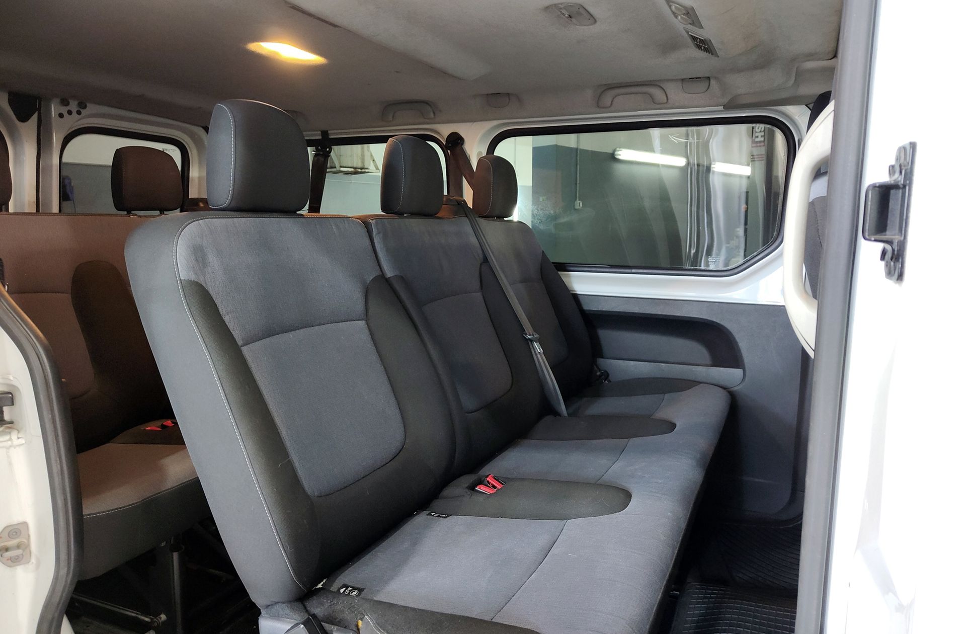 Opel Vivaro Combi 1.6 CDTI Biturbo 27 L1 9 plazas - foto 13