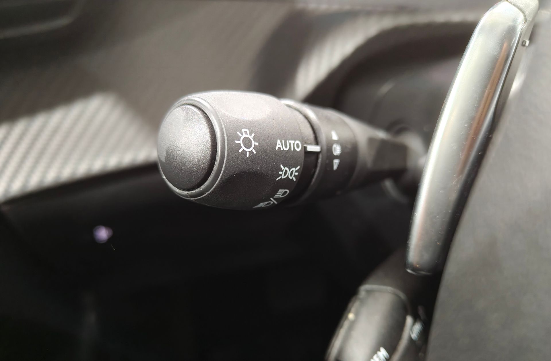 Peugeot 208 Style Hybrid 110 eDCS6 - foto 23