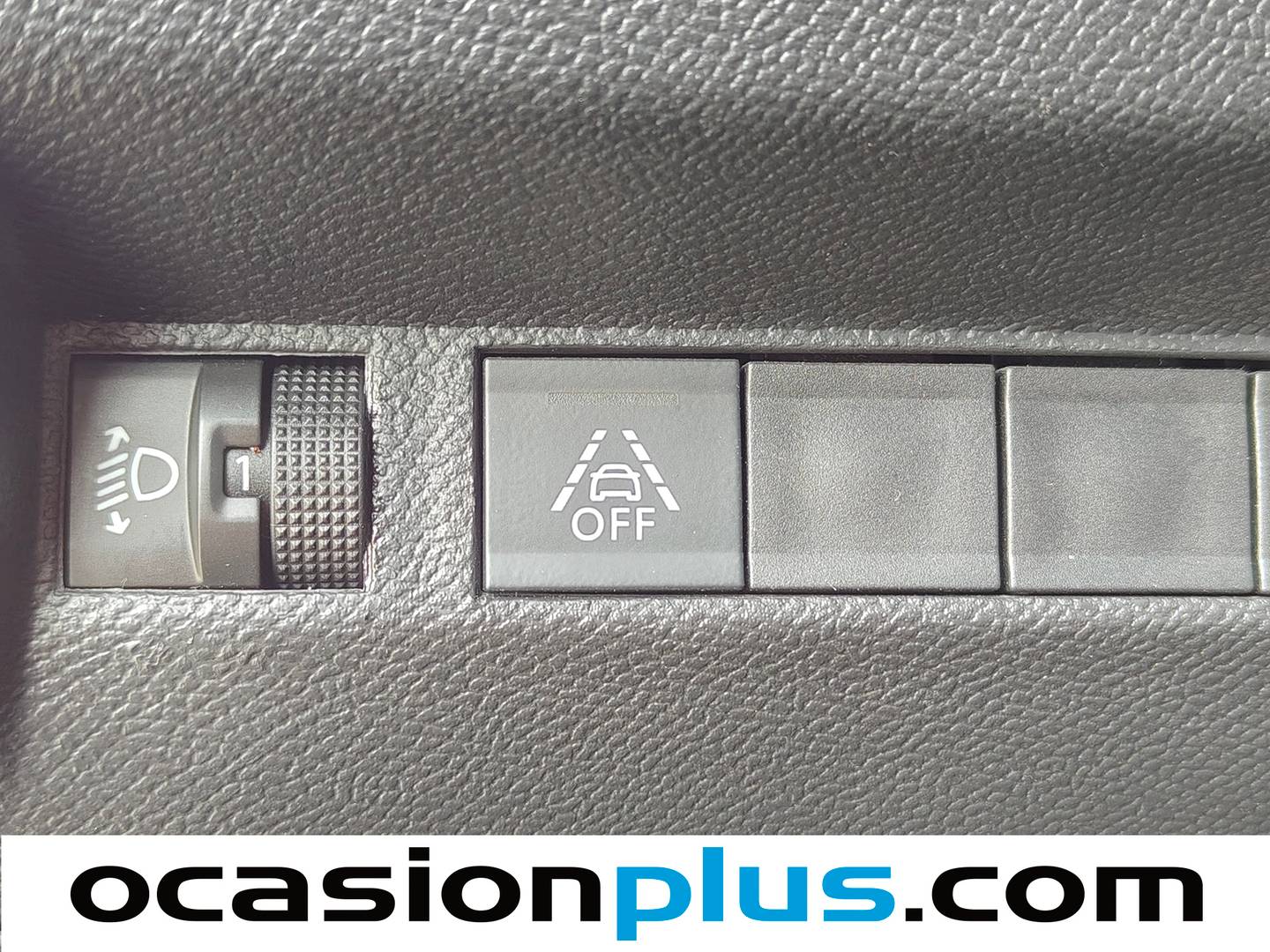 Equipamiento del Peugeot 2008 Peugeot 2008 Puretech 100 S&S Active Pack (100 CV)