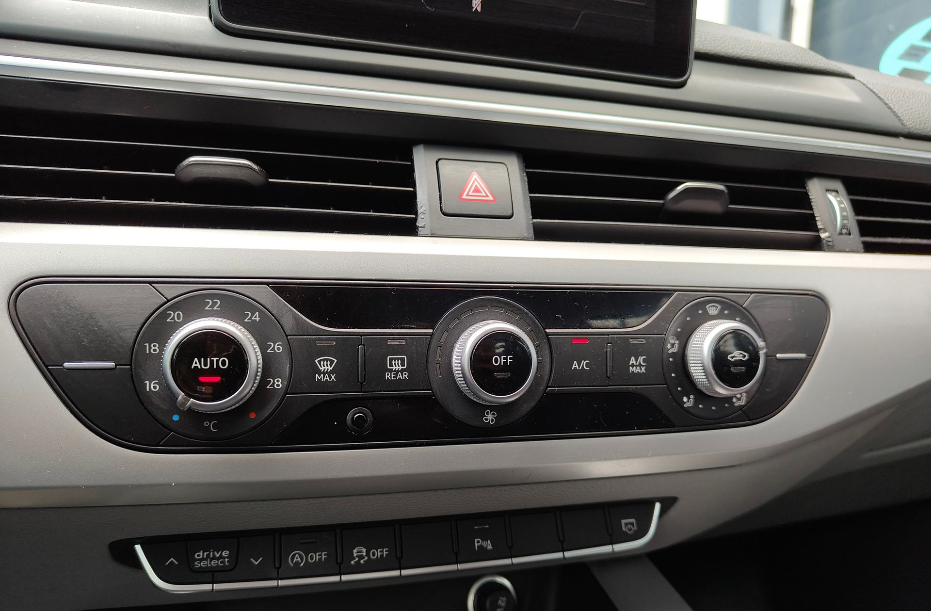 Audi A4 Advanced edition 2.0 TDI S tronic - foto 31