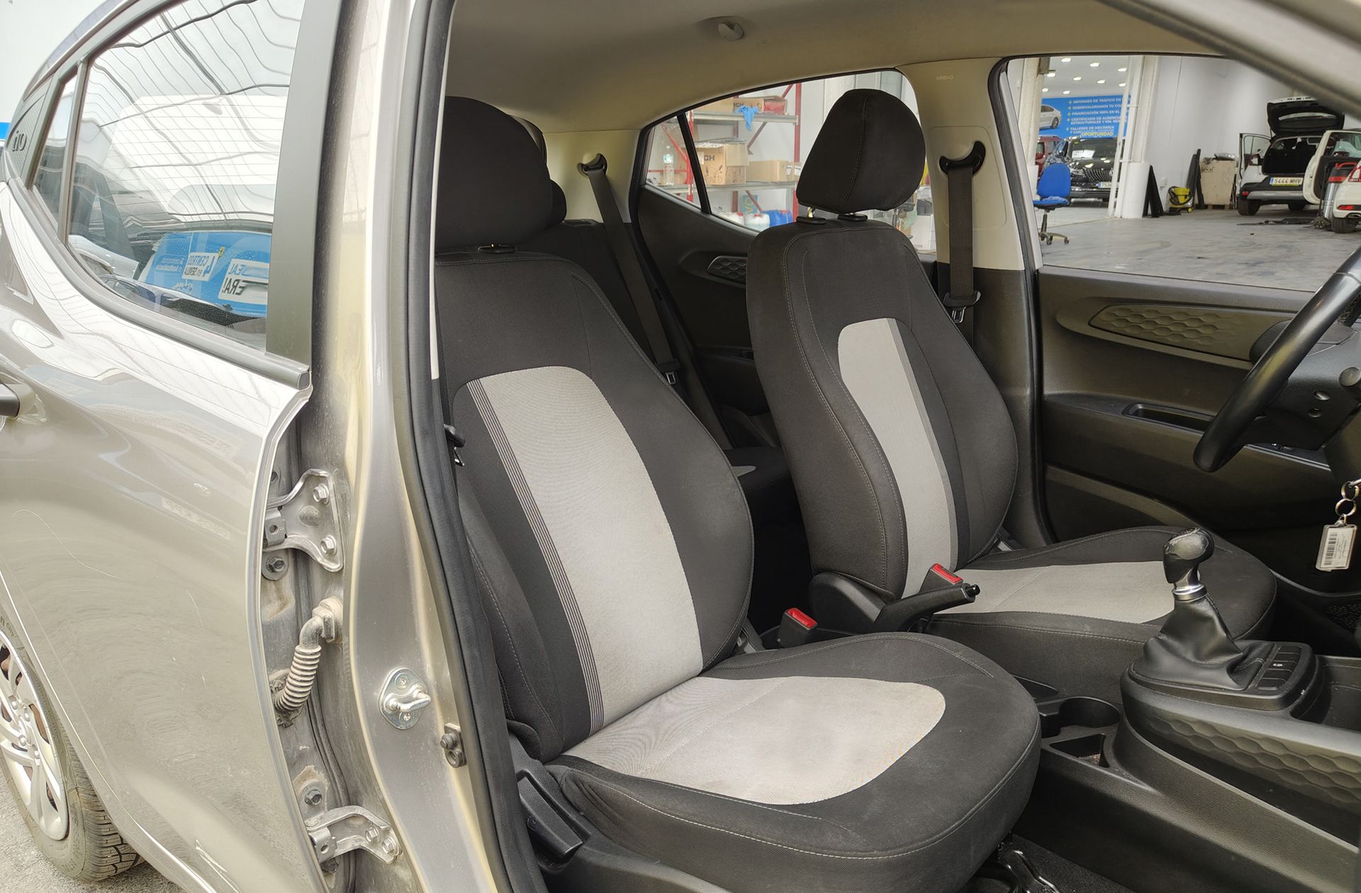 Hyundai i10 1.0 Essence - foto 14