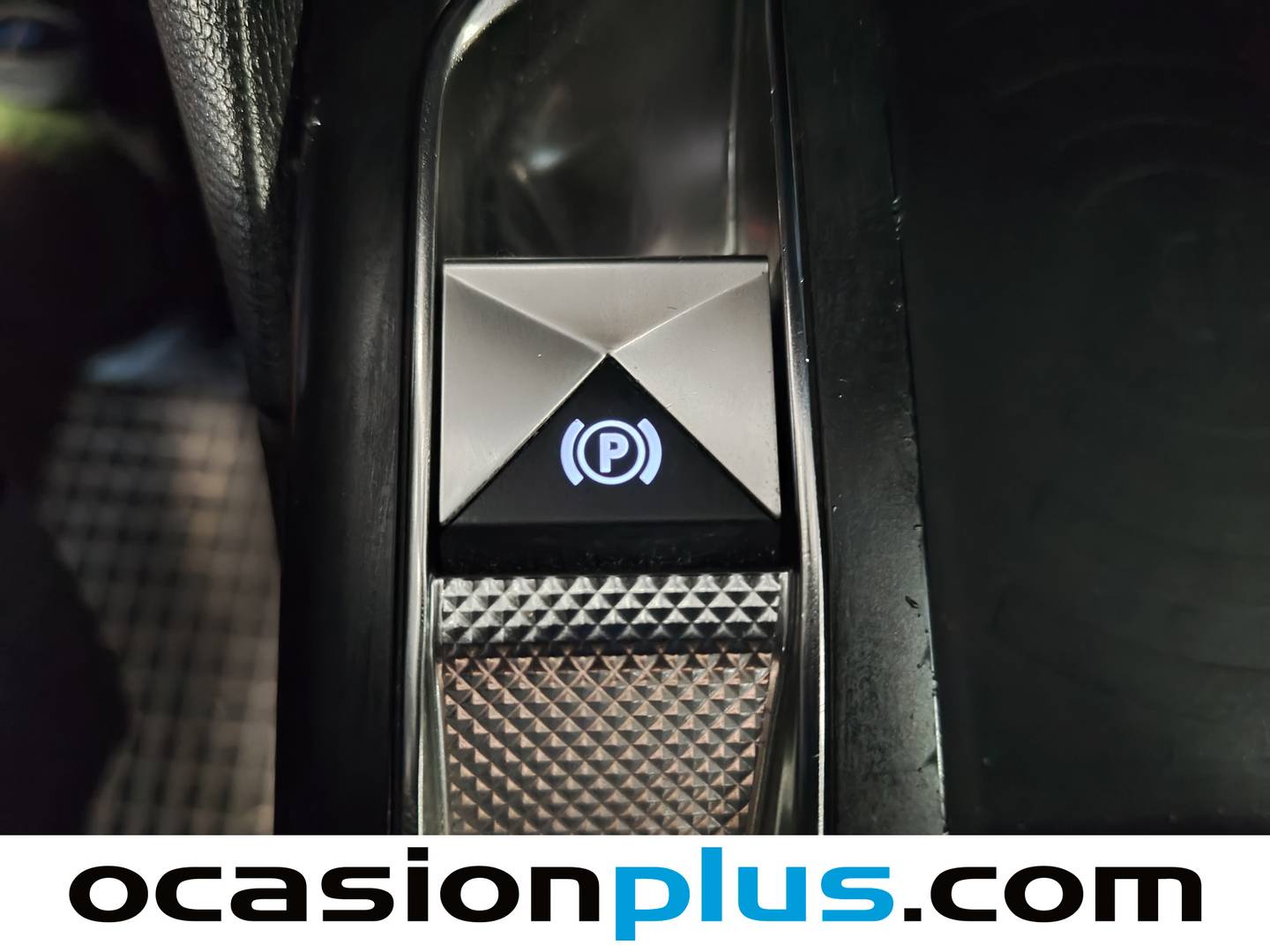 DS DS 3 Crossback DS DS3 BlueHDi 100 So Chic (100 CV) manual