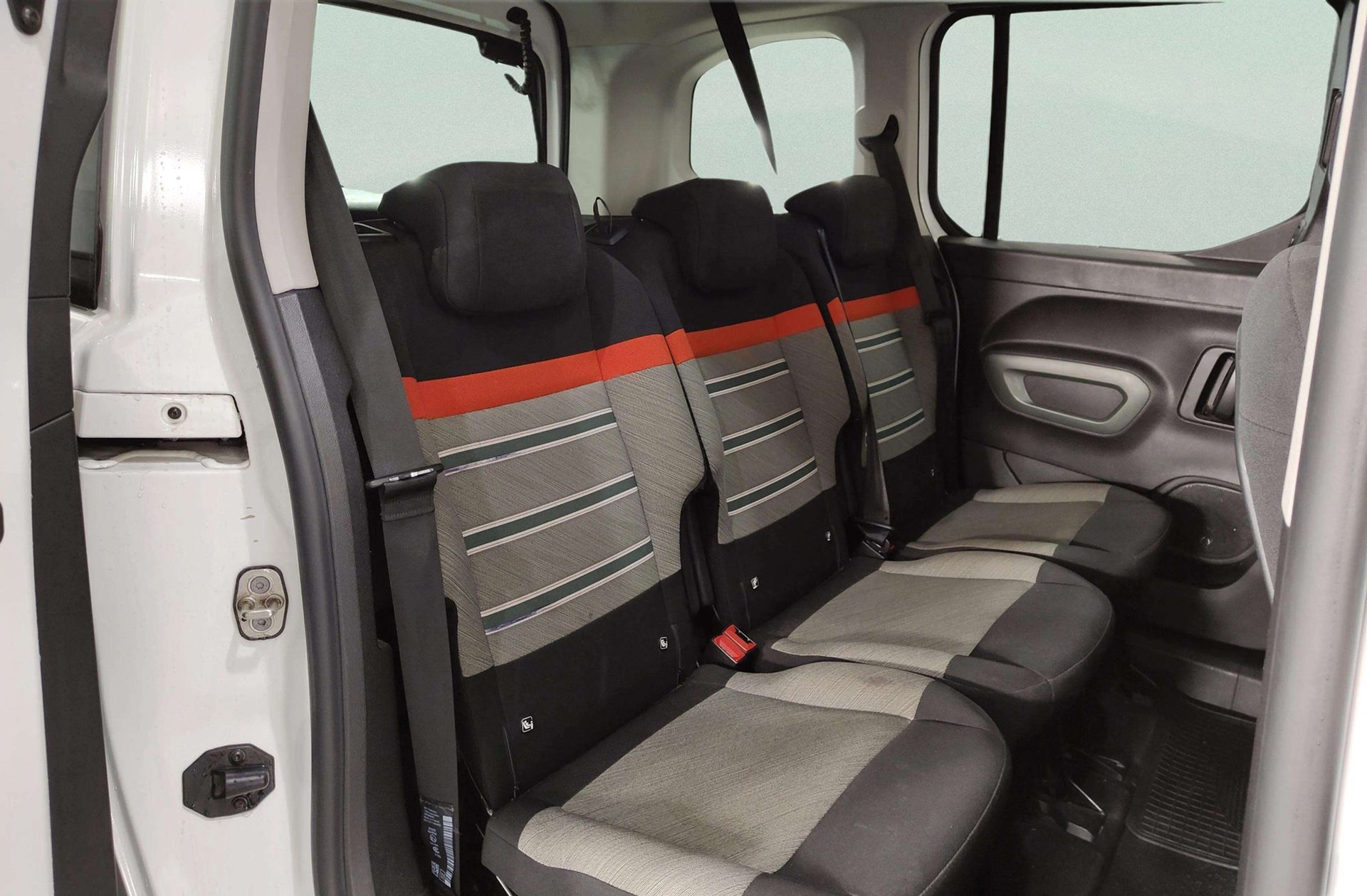 Citroën Berlingo BlueHDi 100 Talla M Shine - foto 17