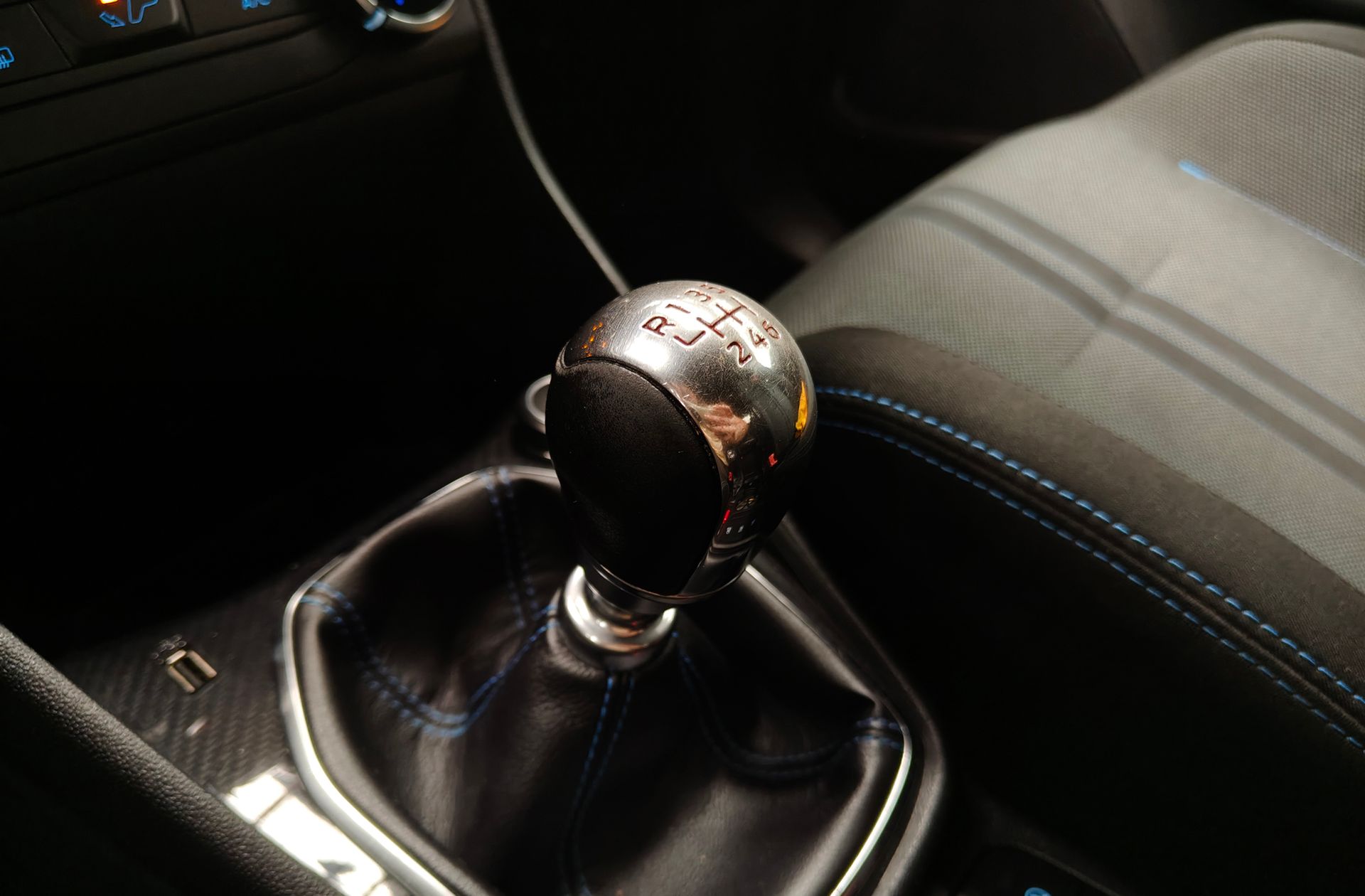 Ford Fiesta 1.5 EcoBoost ST - foto 5