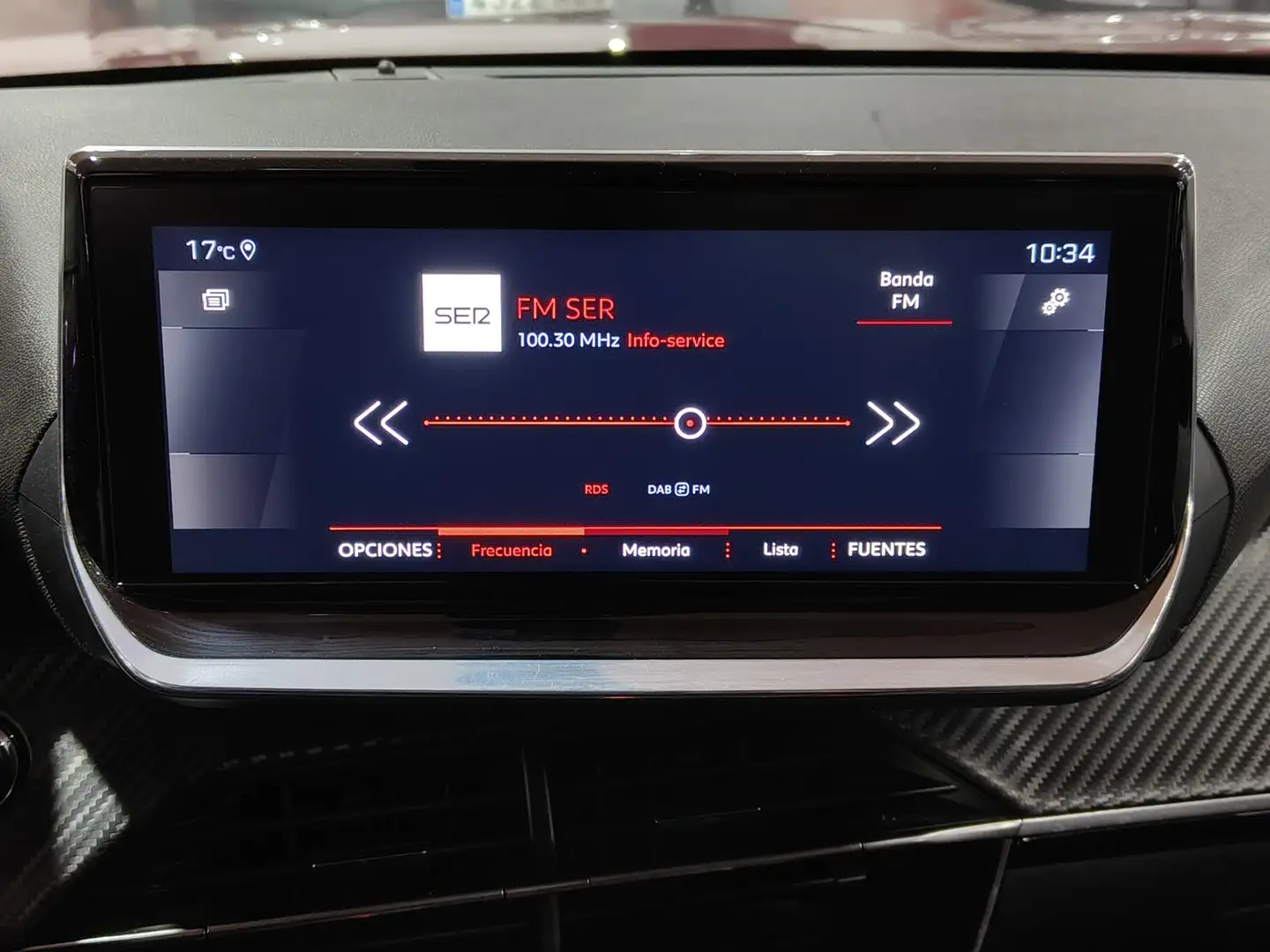 Foto Peugeot 2008 Peugeot 2008 BlueHDi 100 S&S Allure (100 CV)