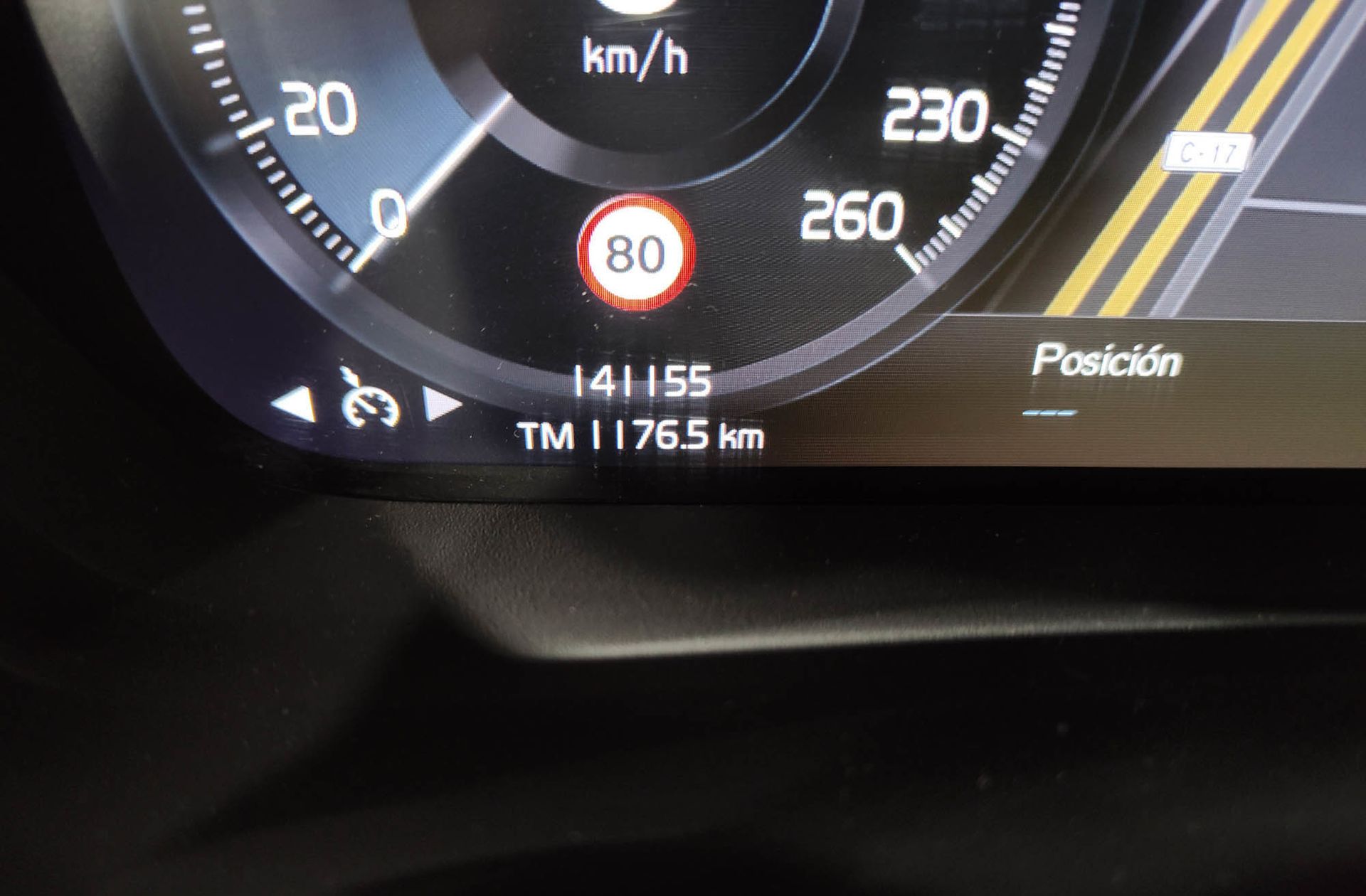 Volvo XC40 T4 Momentum - foto 11