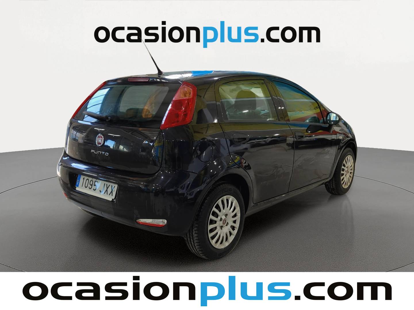 Foto trasera Fiat Punto Fiat Punto 1.2 8v S&S Gasolina Pop  (69 CV) derecha