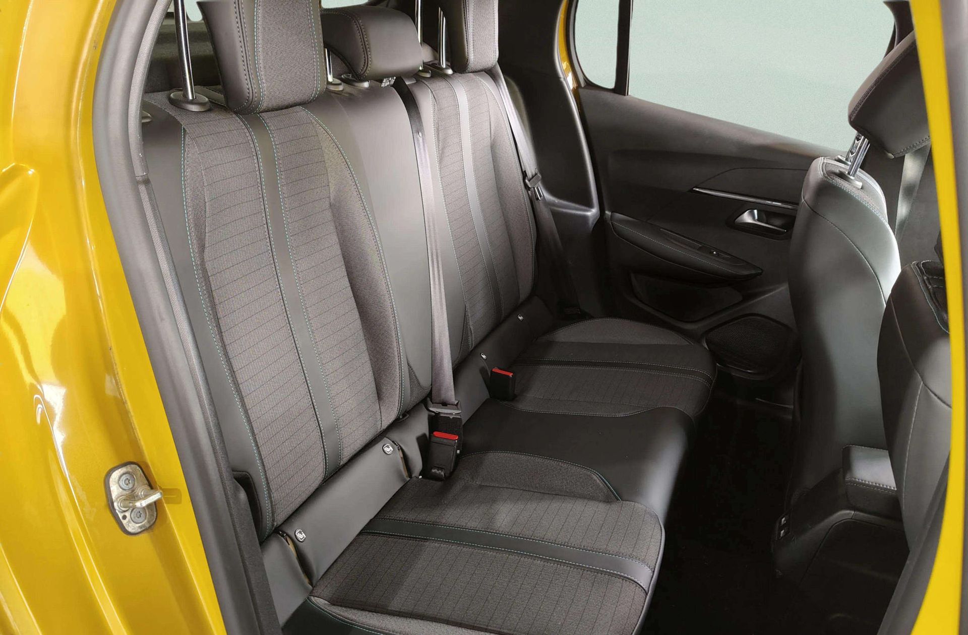 Peugeot 208 PureTech 130 Allure Pack EAT8 - foto 18