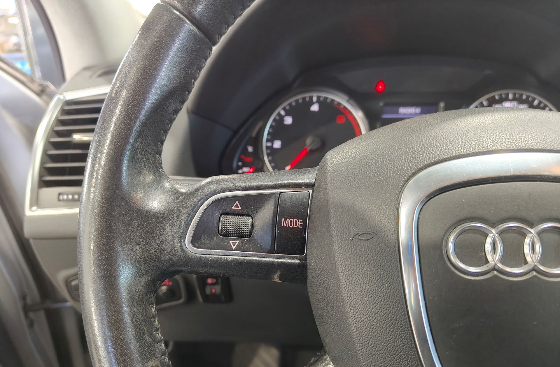 Audi Q5 2.0 TDI DPF quattro S tronic - foto 25