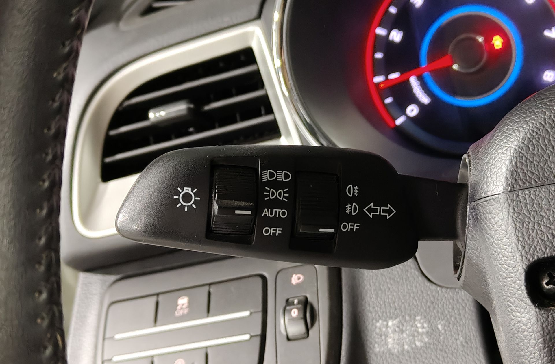 SsangYong Tivoli G16 GLP Limited 4x2 - foto 20