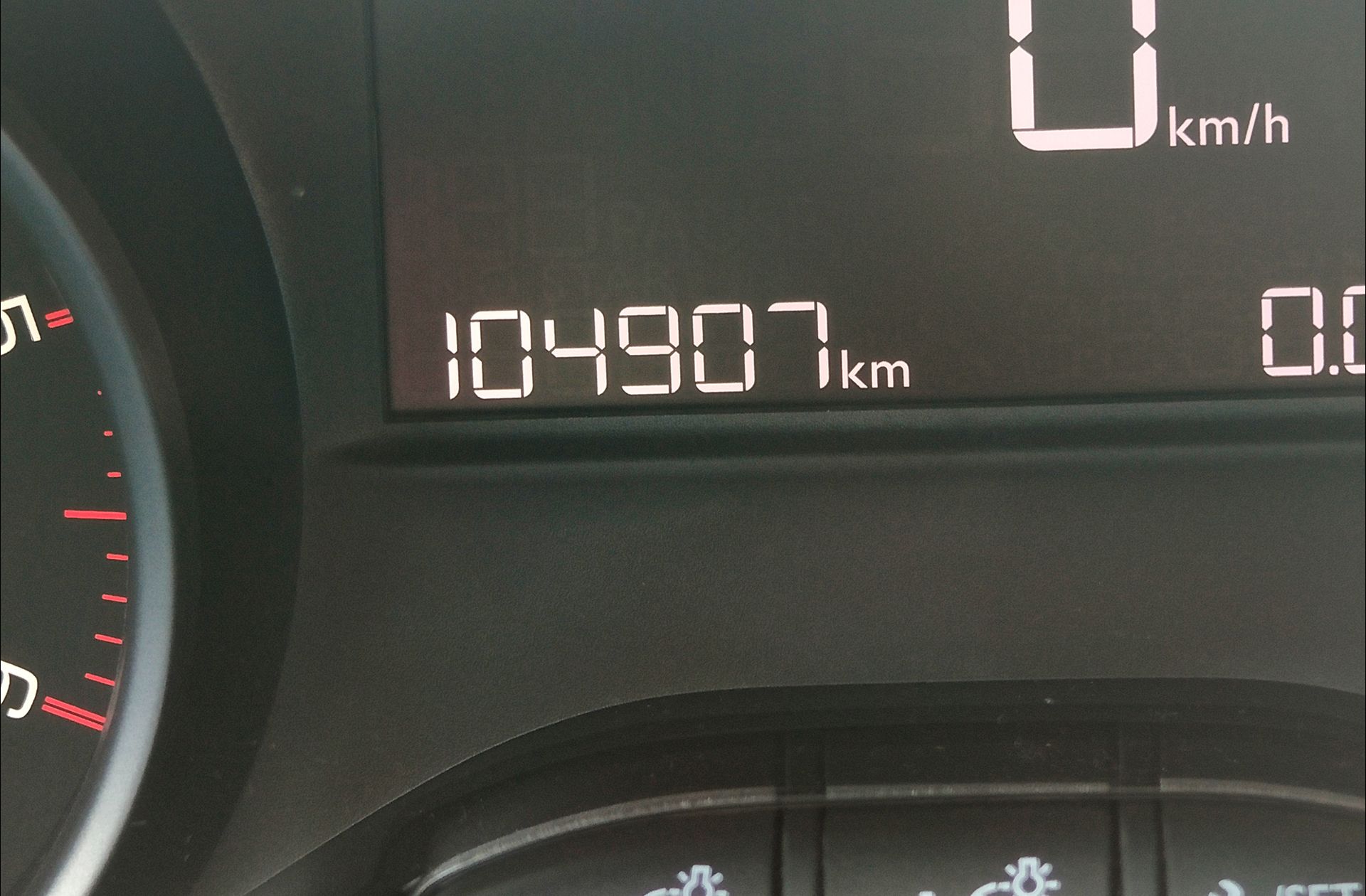 Peugeot 2008 BlueHDi 100 Active - foto 8