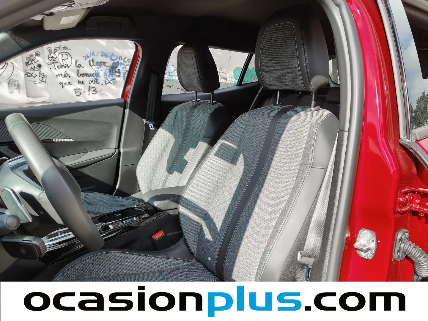 Foto Peugeot 2008 Peugeot 2008 Allure Hybrid eDCS6 (136 CV)