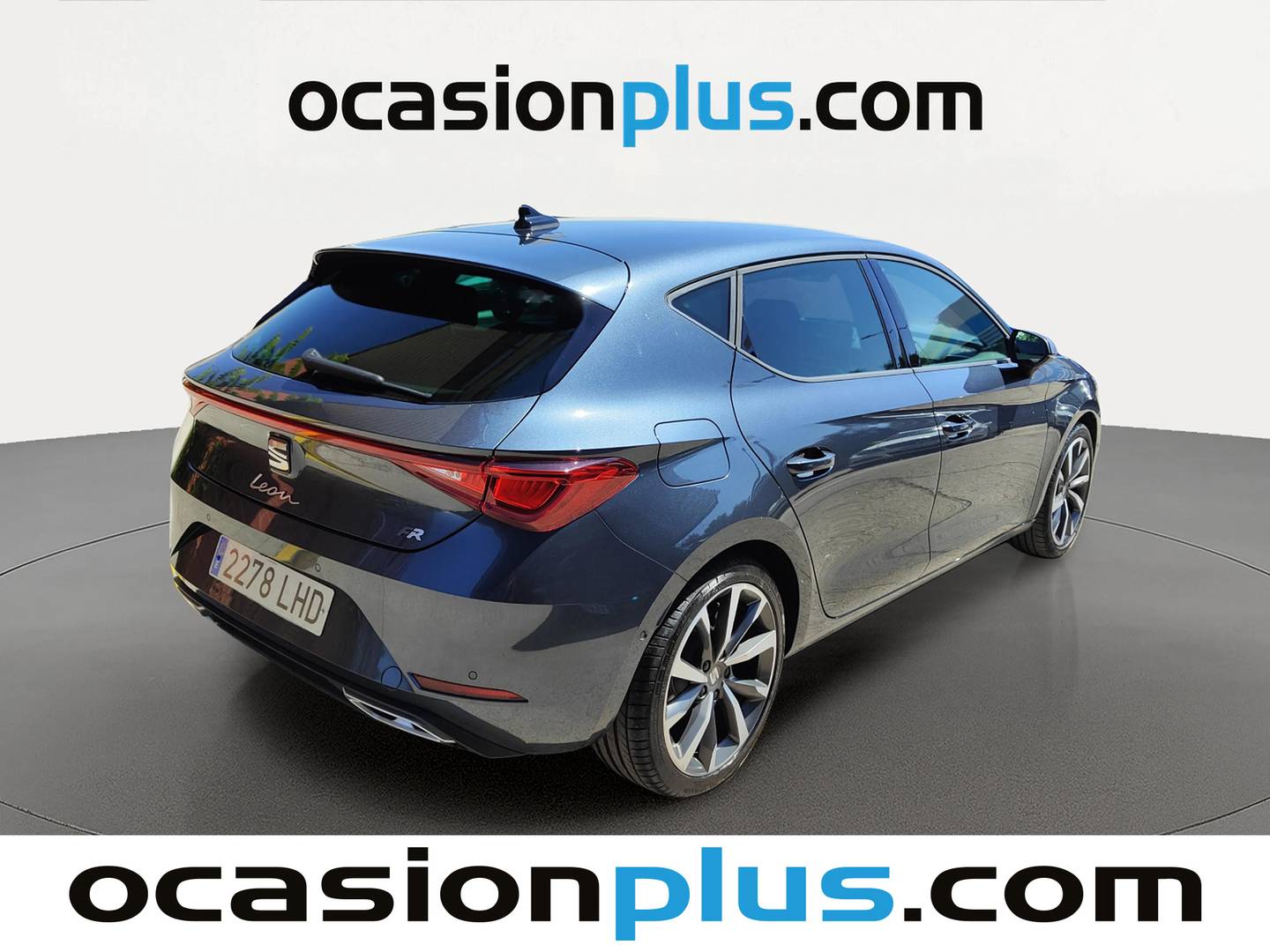 Foto trasera Seat León Seat León 1.5 eTSI S&S FR Launch Pack L DSG (150 CV) derecha