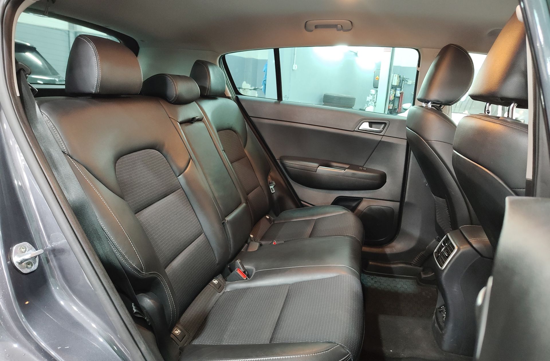 Kia Sportage 1.6 T-GDi X-Tech 4x2 - foto 16