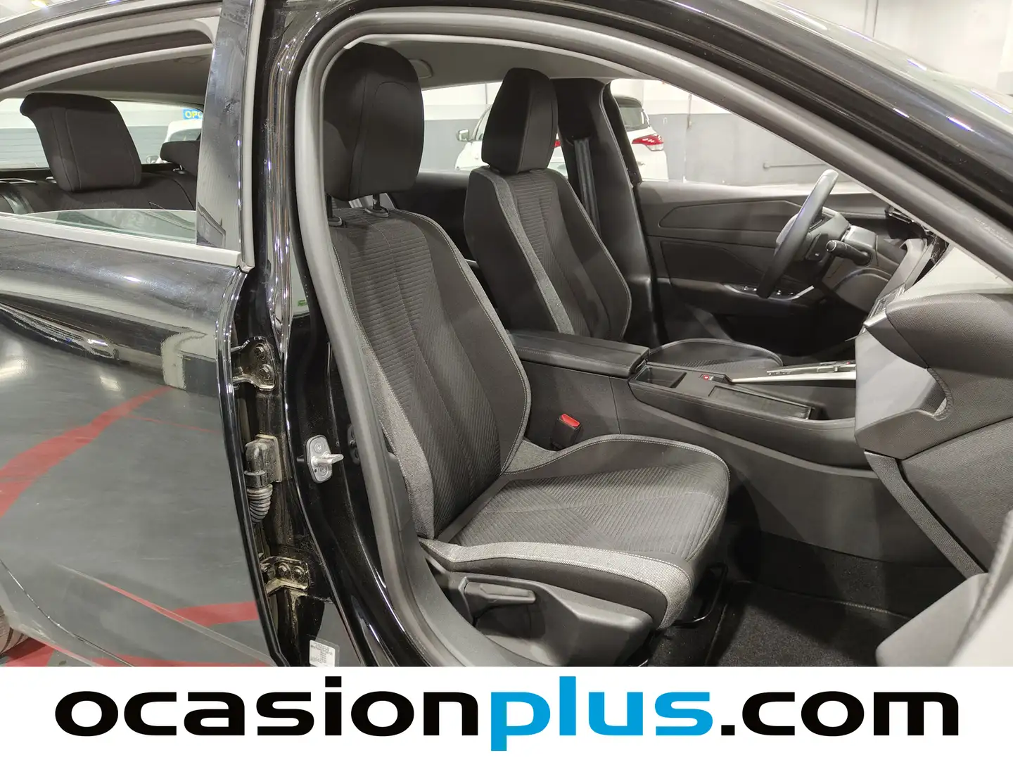 Foto Peugeot 308 Peugeot 308 PureTech 130 S&S Active Pack EAT8 (130 CV)