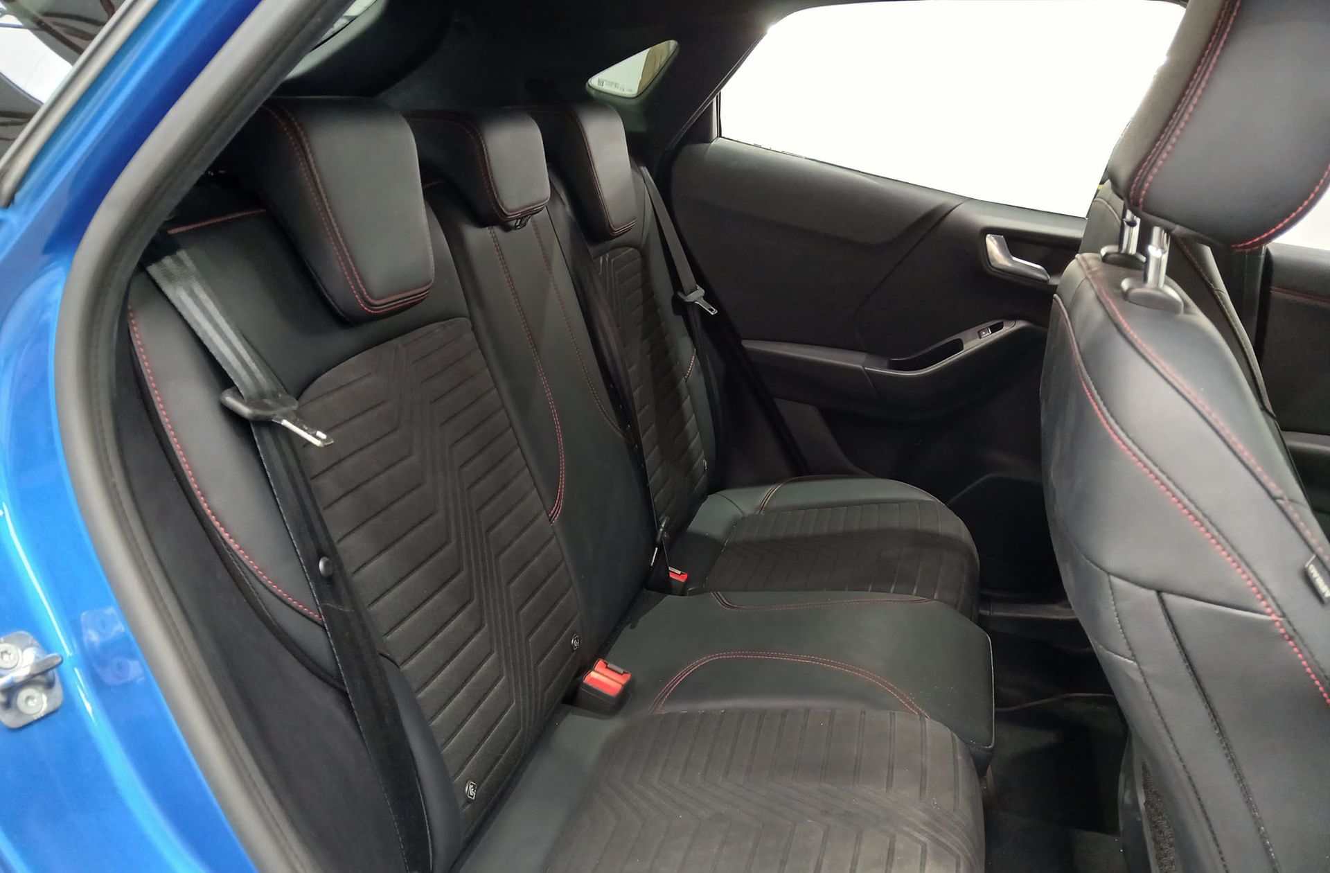 Ford Puma 1.0 EcoBoost MHEV ST-Line X - foto 19