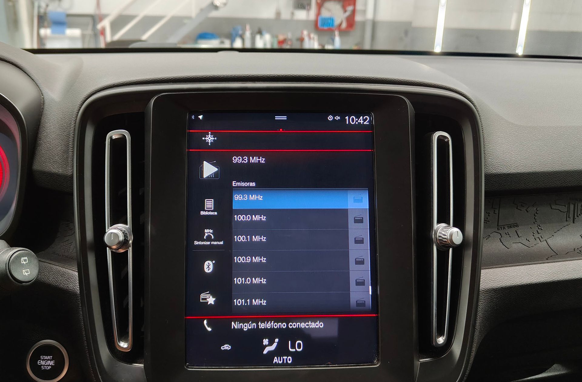 Volvo XC40 T2 Momentum Core - foto 34