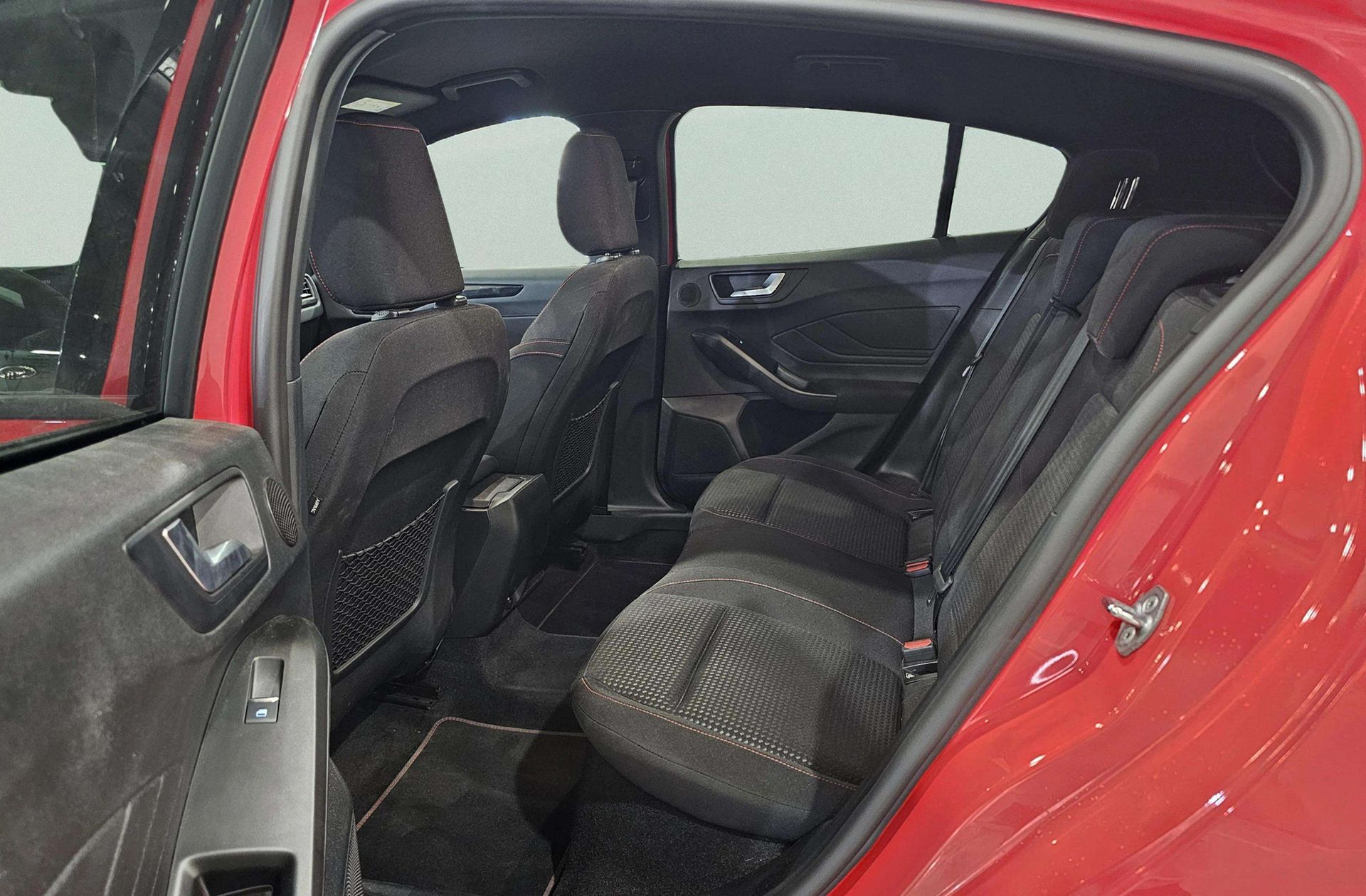 Ford Focus 1.0 EcoBoost MHEV ST-Line - foto 13