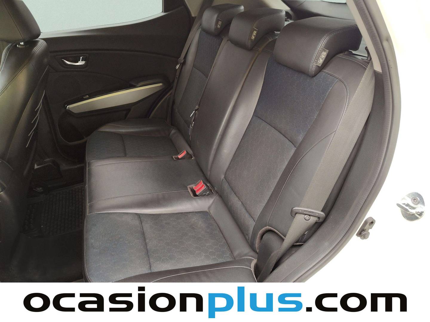 Foto asientos traseros SsangYong Tivoli SsangYong Tivoli D16T Limited 4x2  (115 CV)