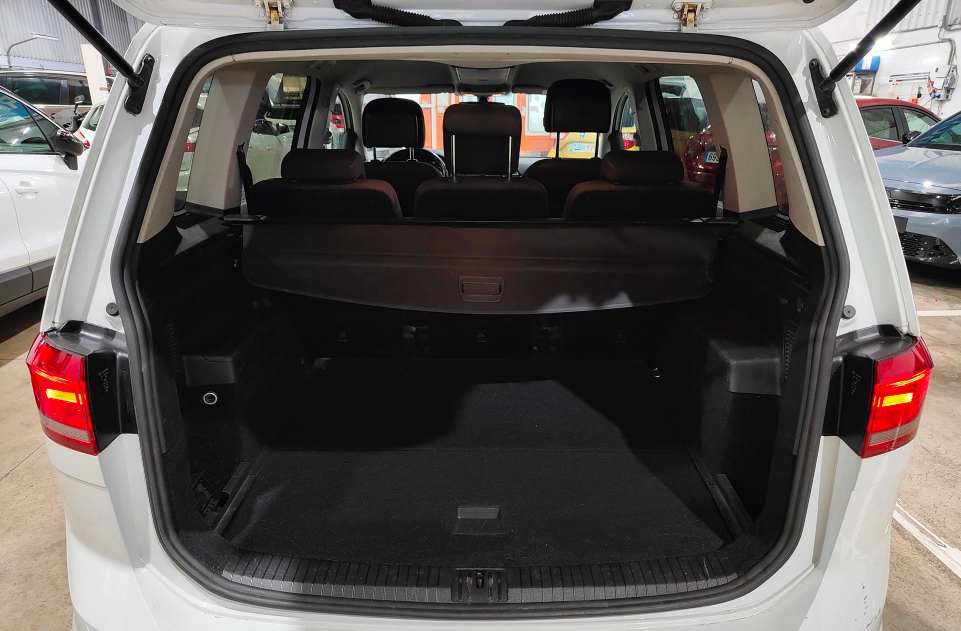 Volkswagen Touran Advance 1.6 TDI SCR BMT - foto 16