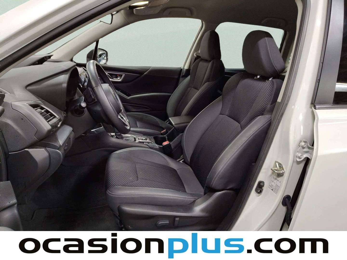 Foto asientos delanteros Subaru Forester Subaru Forester 2.0i Hybrid Executive CVT (150 CV)