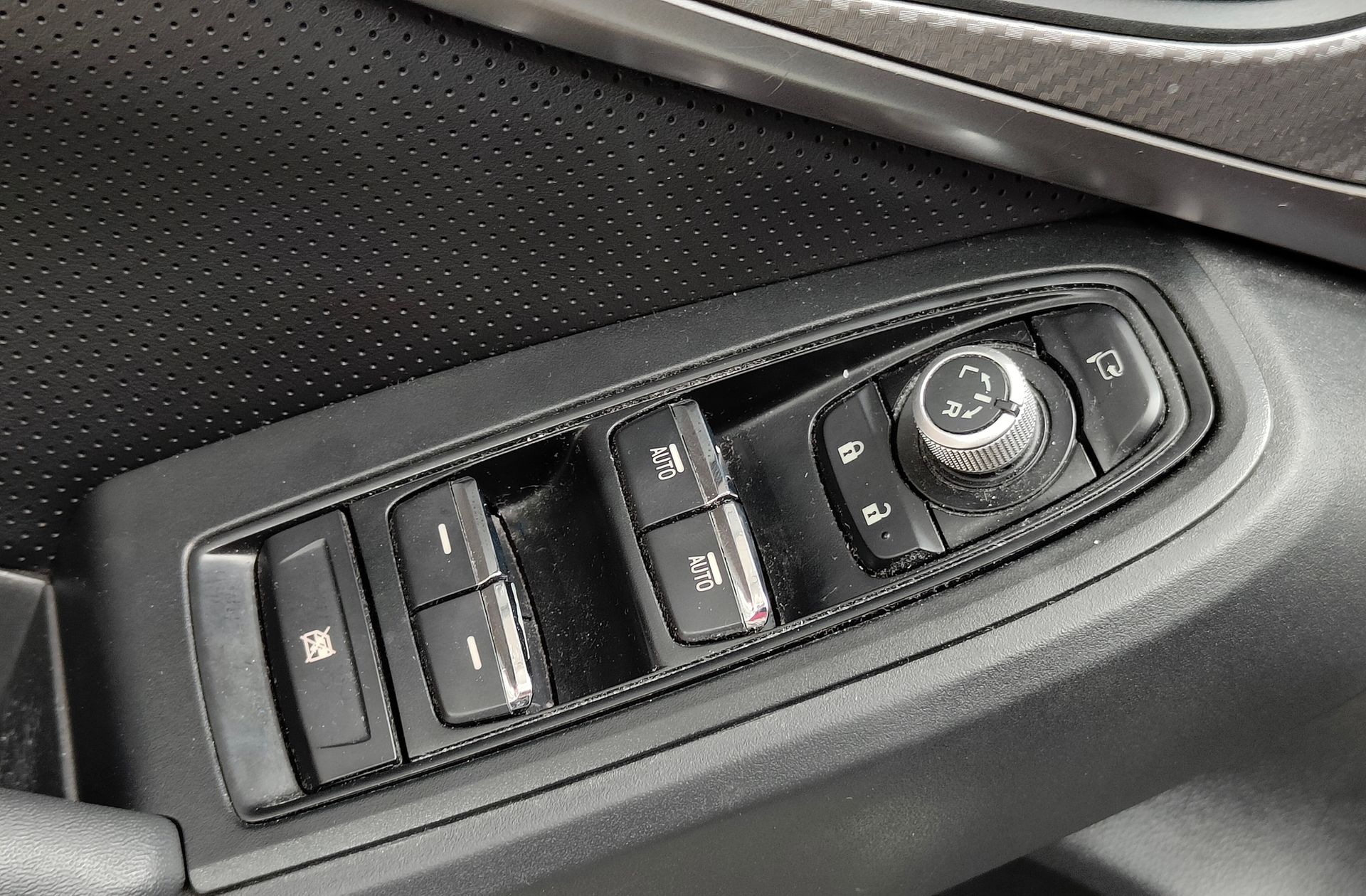 Subaru XV 2.0i Hybrid Executive Plus CVT - foto 20