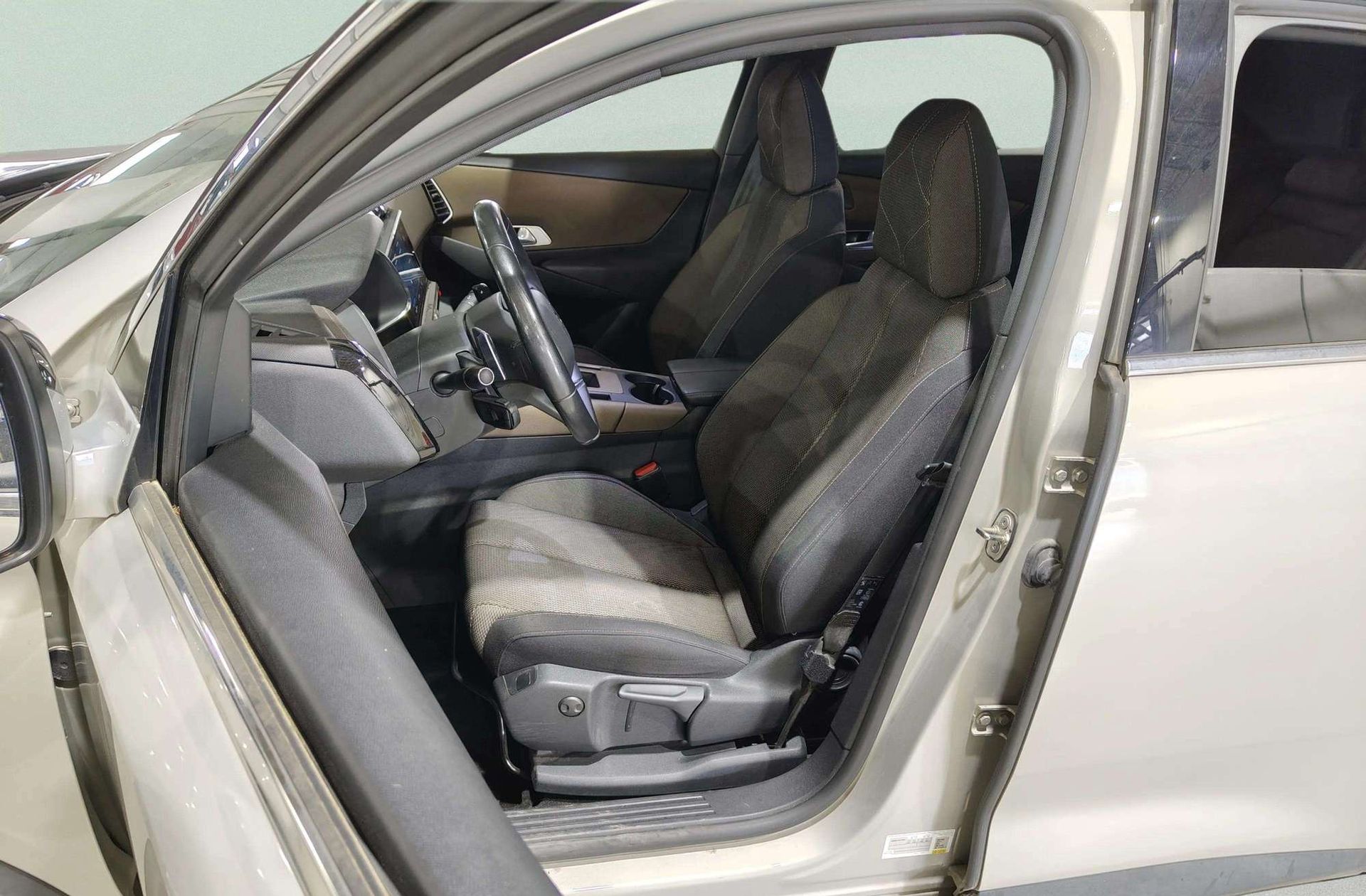 DS DS 7 Crossback PureTech 180 Bastille+ - foto 11