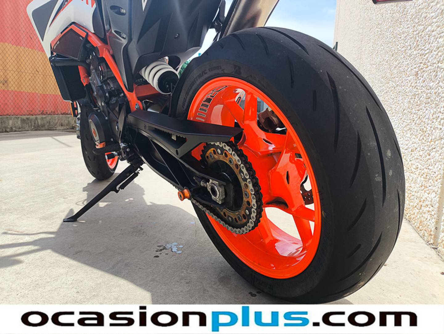 Foto KTM Duke R 890 KTM Duke R 890 R 890 (121 CV)