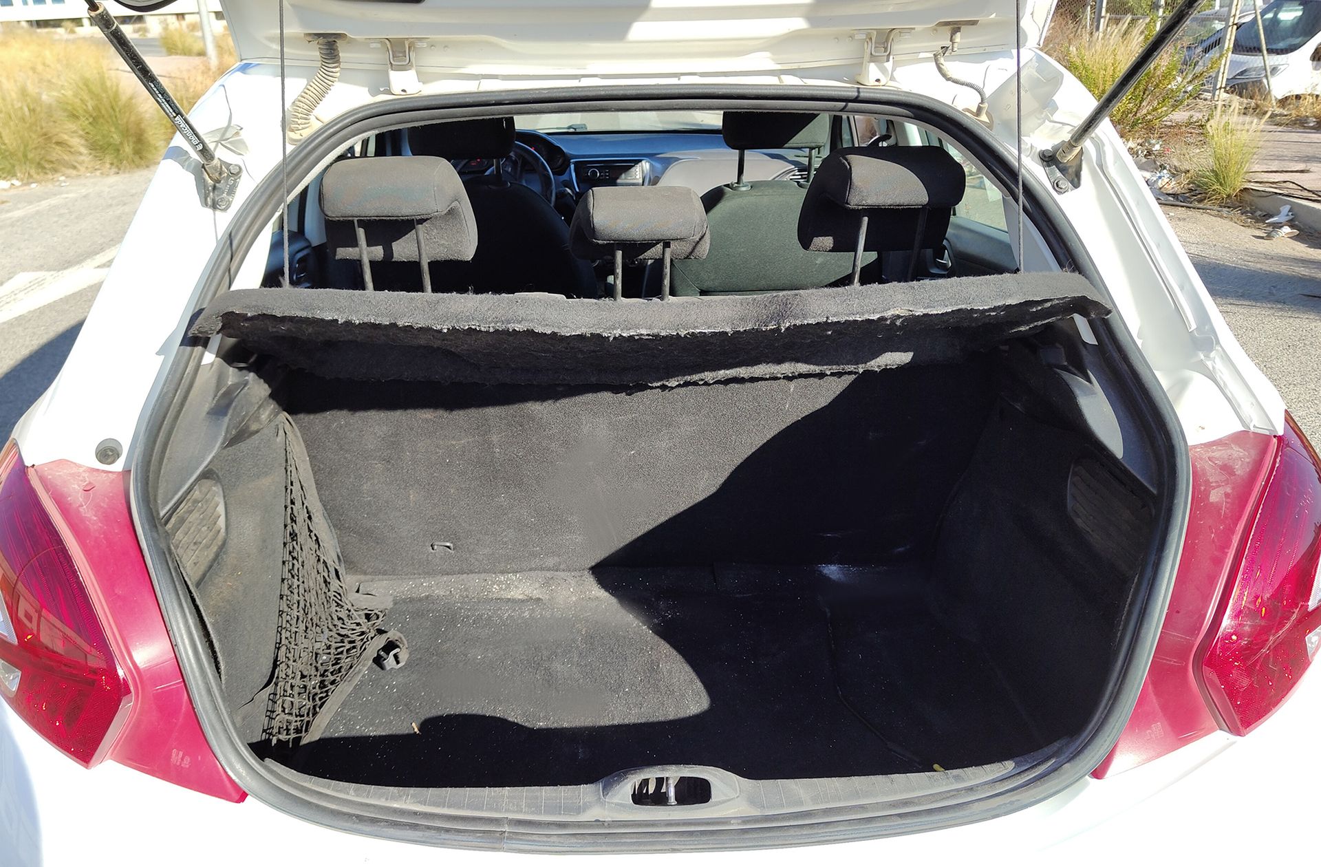 Peugeot 208 1.4 HDi Business Line - foto 11