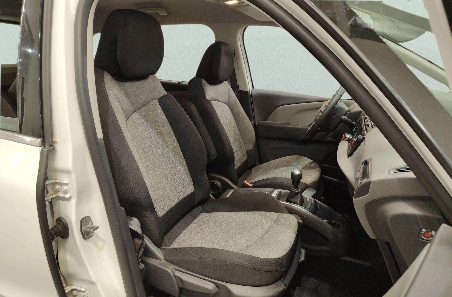 Citroën C4 Picasso PureTech 130 Seduction - foto 15