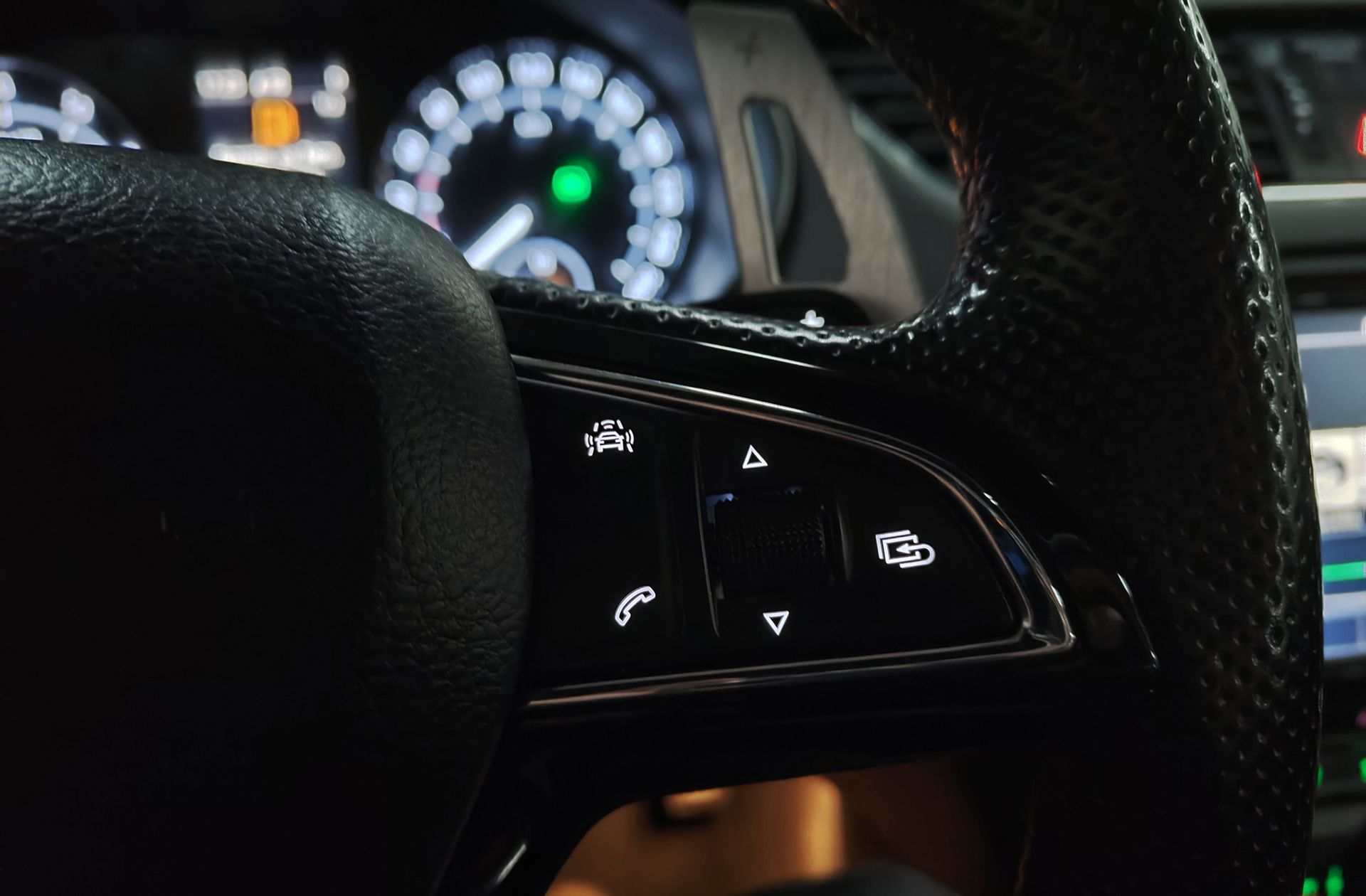 Škoda Octavia Combi Combi 2.0 TSI RS DSG - foto 31