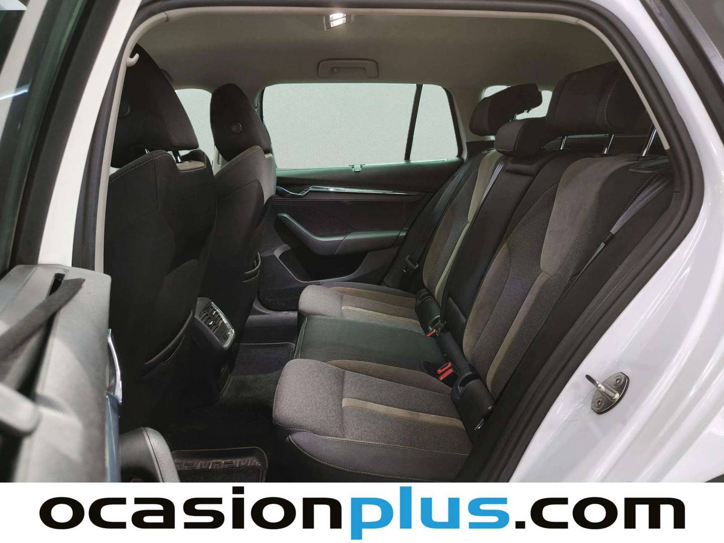 Foto asientos traseros Skoda Octavia Skoda Octavia Combi 2.0 TSI 140kW(190CV) DSG 4X4 Scout