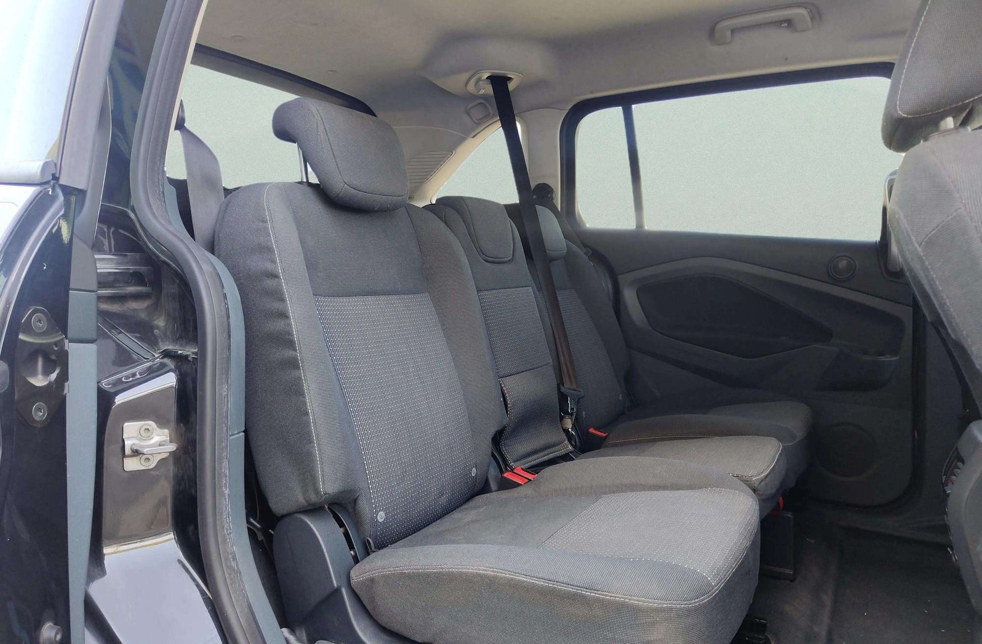 Ford Grand C-Max 1.6 TDCi Trend 7 plazas - foto 15