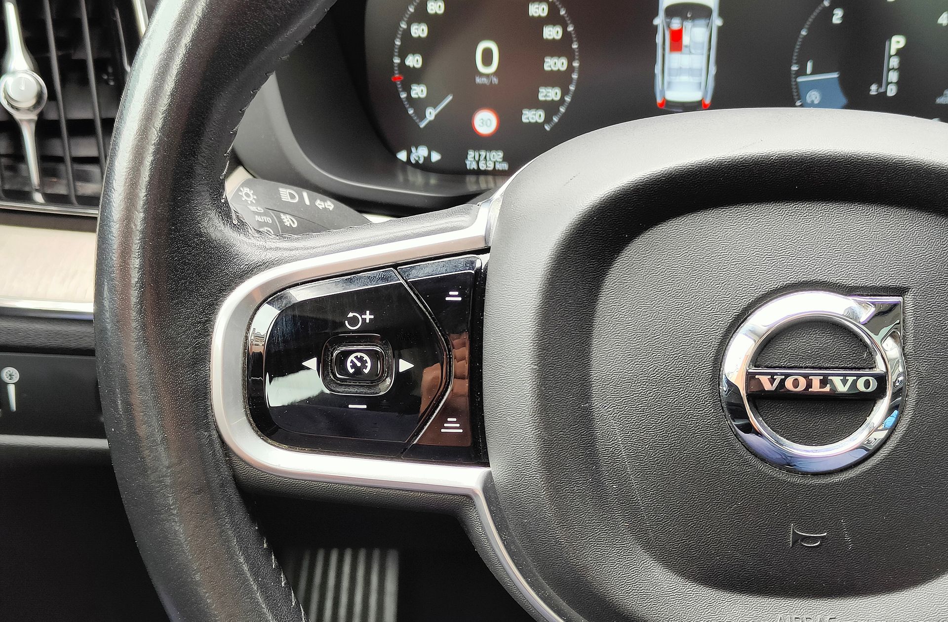 Volvo XC60 D4 Inscription AWD - foto 34