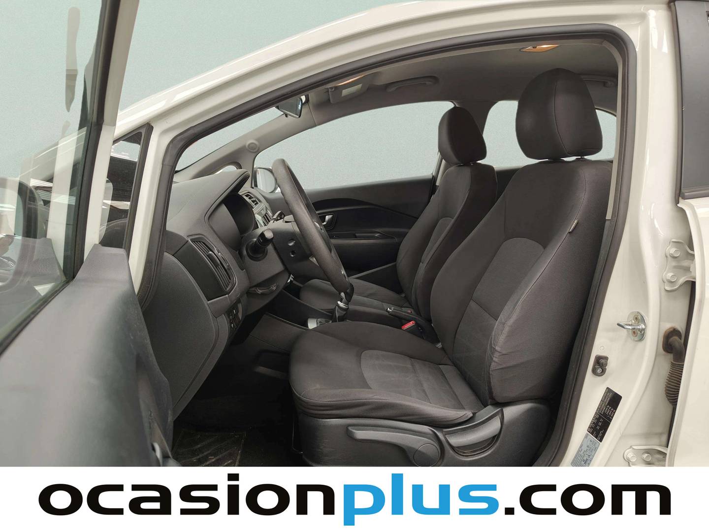 Foto asientos delanteros KIA Rio KIA Rio 1.1 CRDi WGT Tech (75 CV)